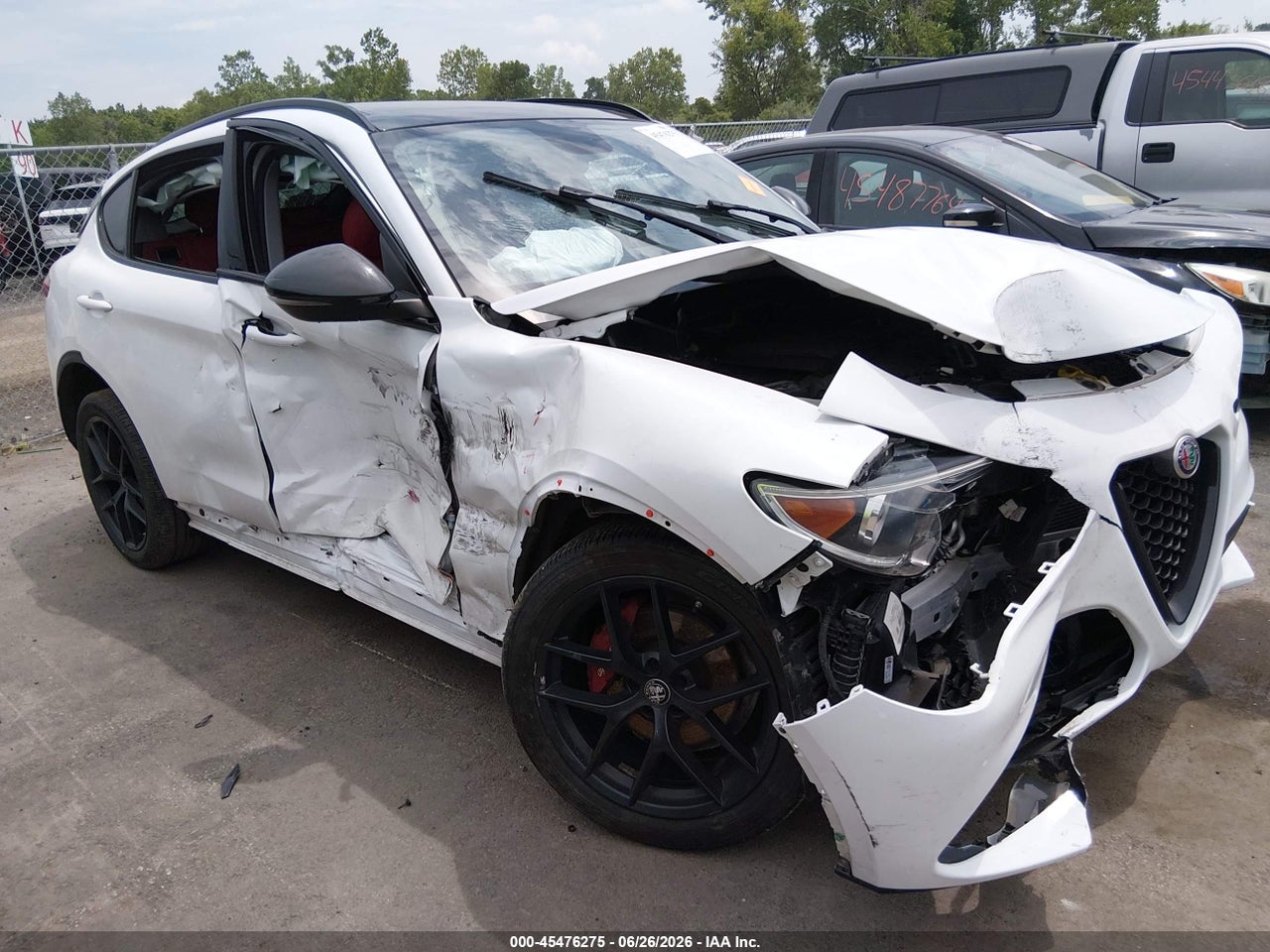 ZASPAKAN8K7****** 2019 ALFA ROMEO STELVIO AWD