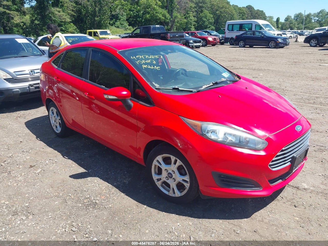 3FADP4BJ8FM****** · 2015 FORD FIESTA SE