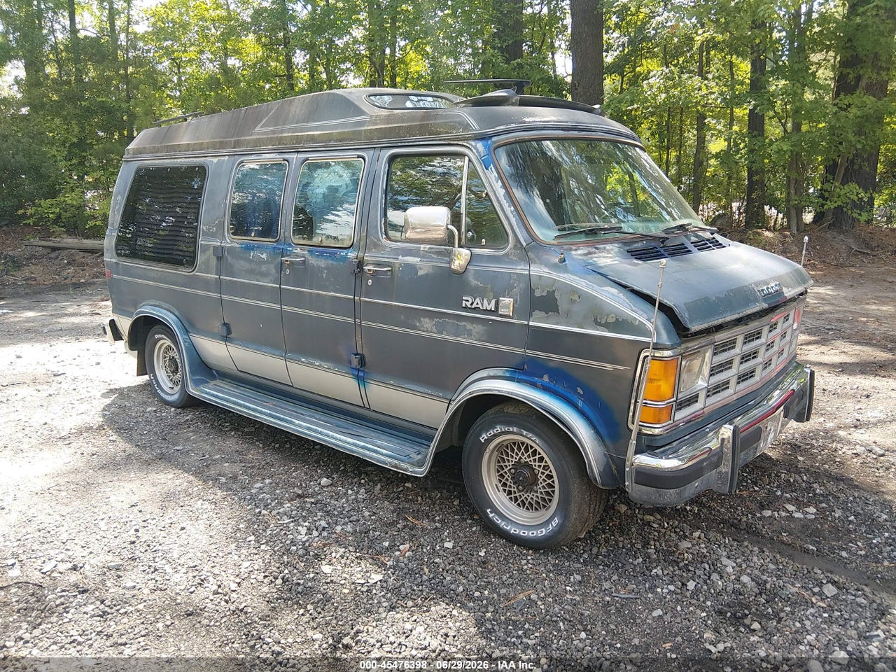 2B6HB23Y3JK****** · 1988 DODGE RAM VAN B250