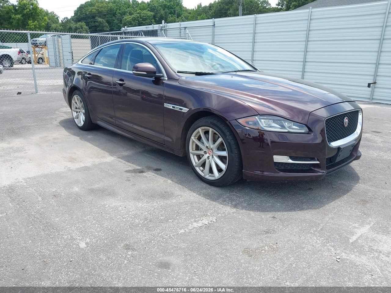 SAJWJ1CD2G8****** · 2016 JAGUAR XJ R-SPORT