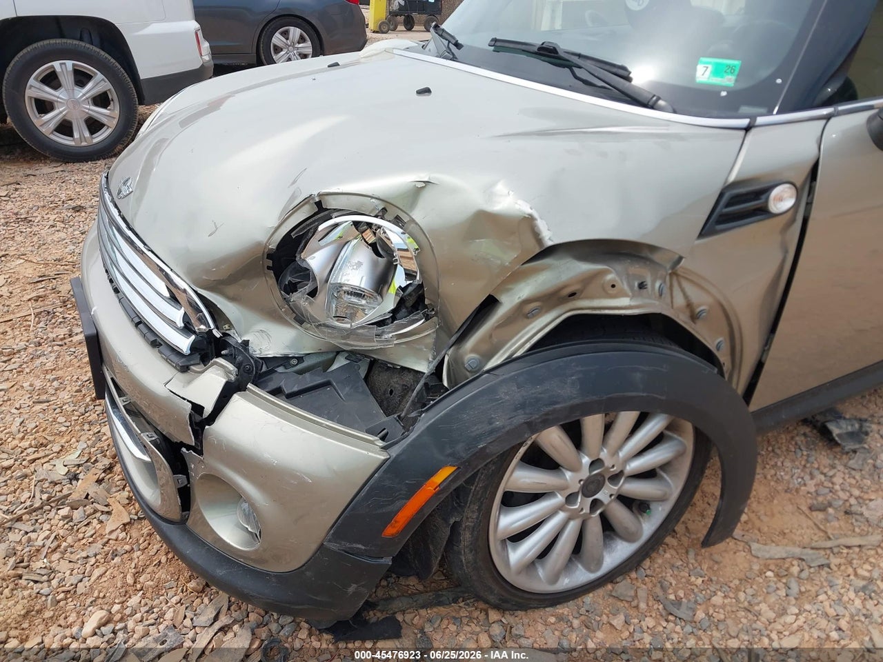 2011 MINI COOPER   · 6/11