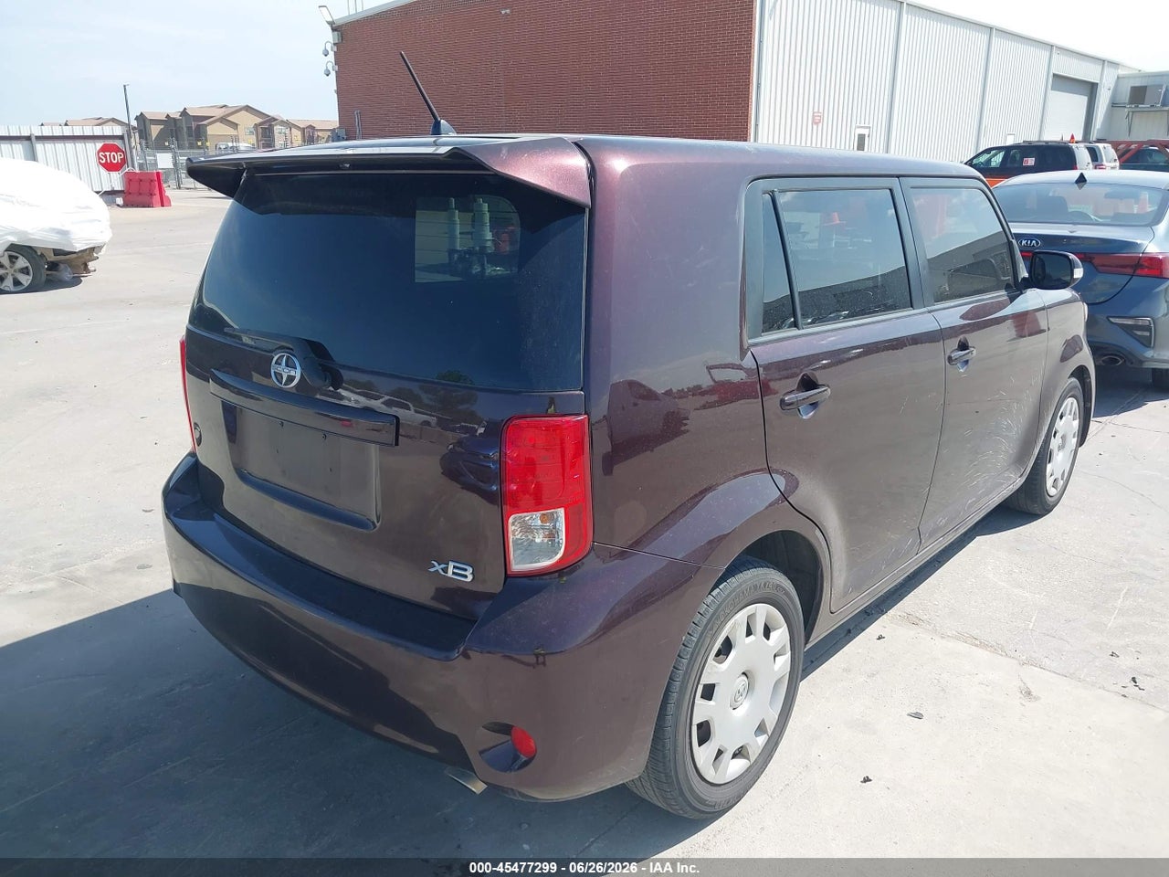2011 SCION XB · 4/11