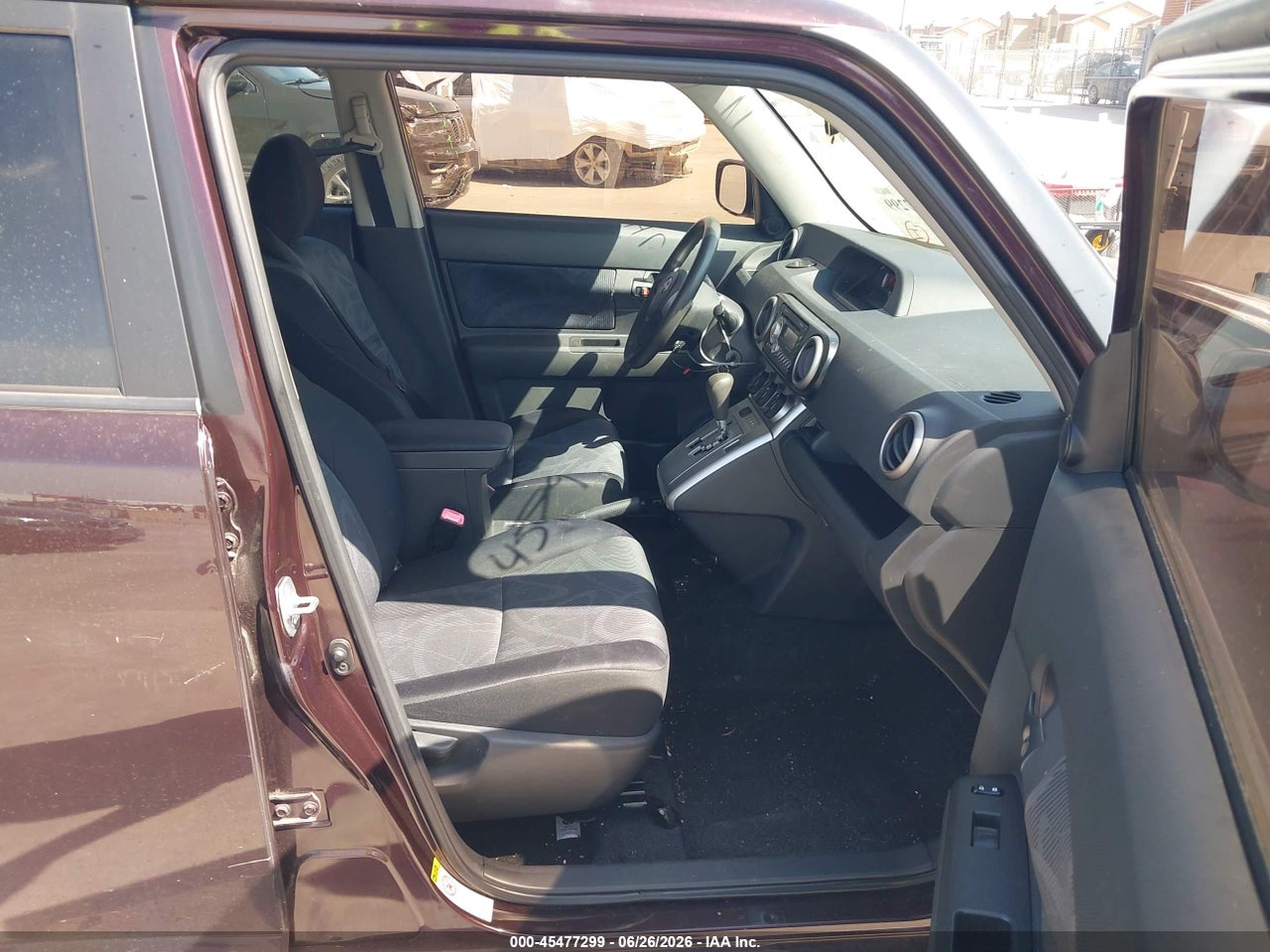 2011 SCION XB · 5/11