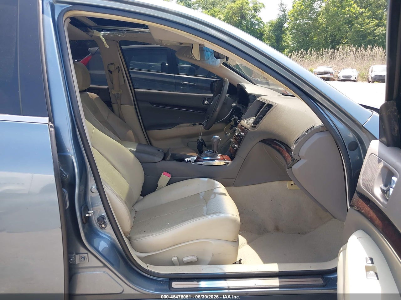 2010 INFINITI G37X · 5/11