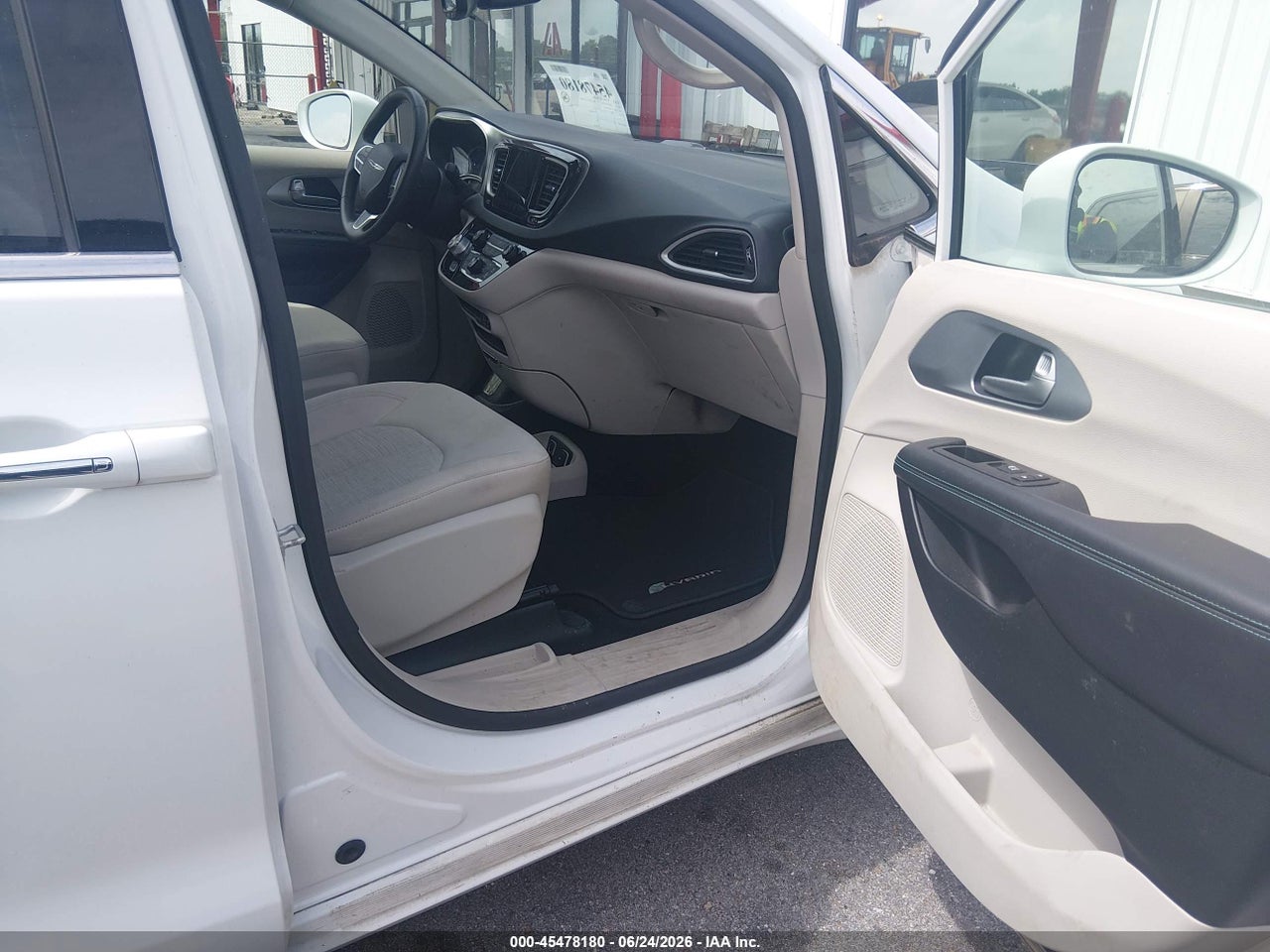 2017 CHRYSLER PACIFICA HYBRID TOURING PLUS · 5/11