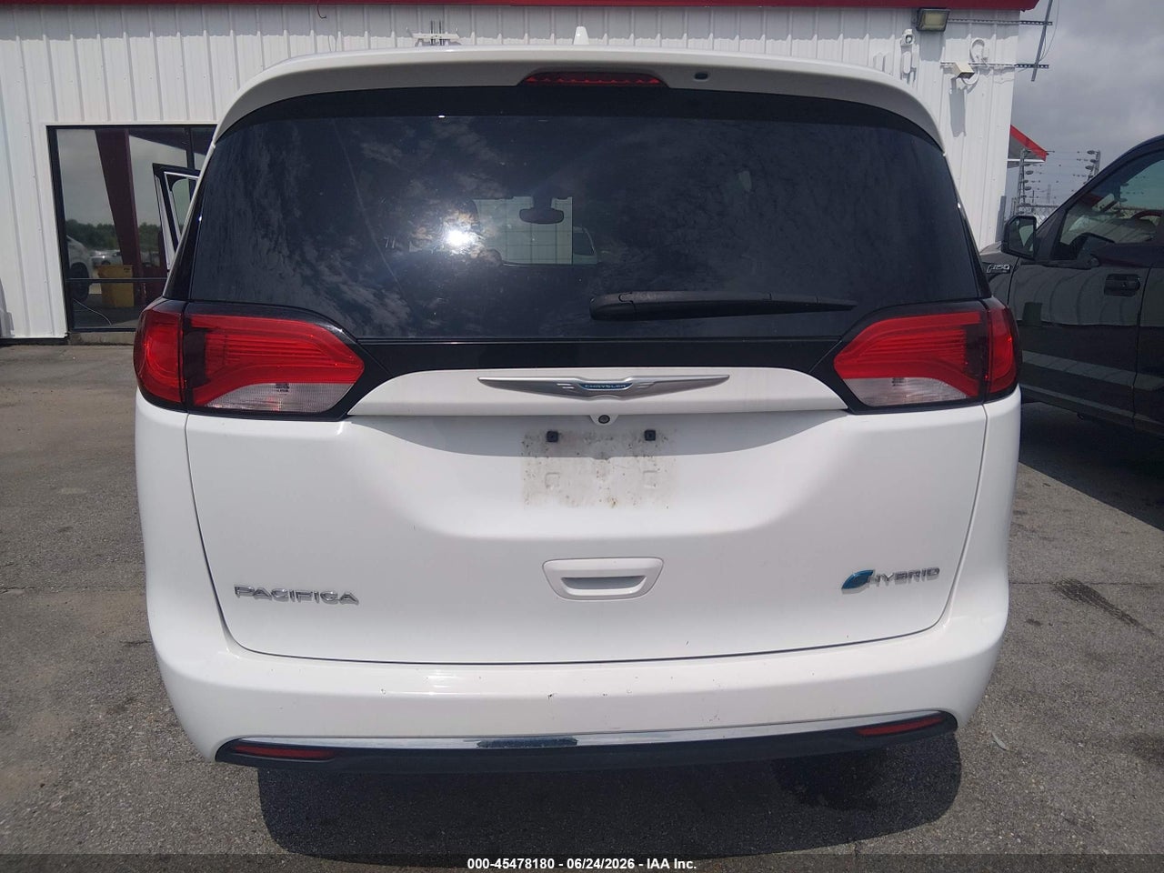 2017 CHRYSLER PACIFICA HYBRID TOURING PLUS · 6/11