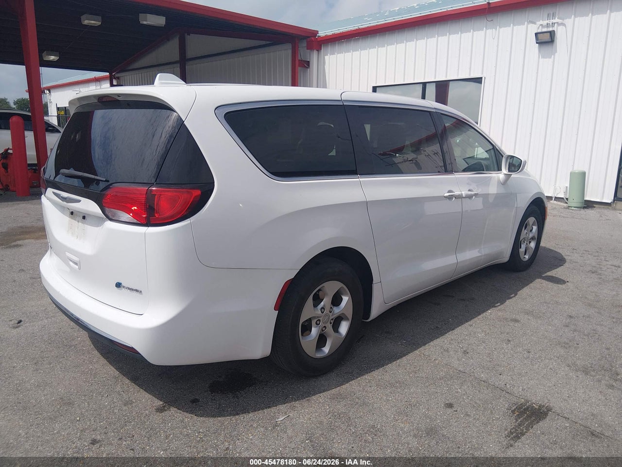 2017 CHRYSLER PACIFICA HYBRID TOURING PLUS · 4/11