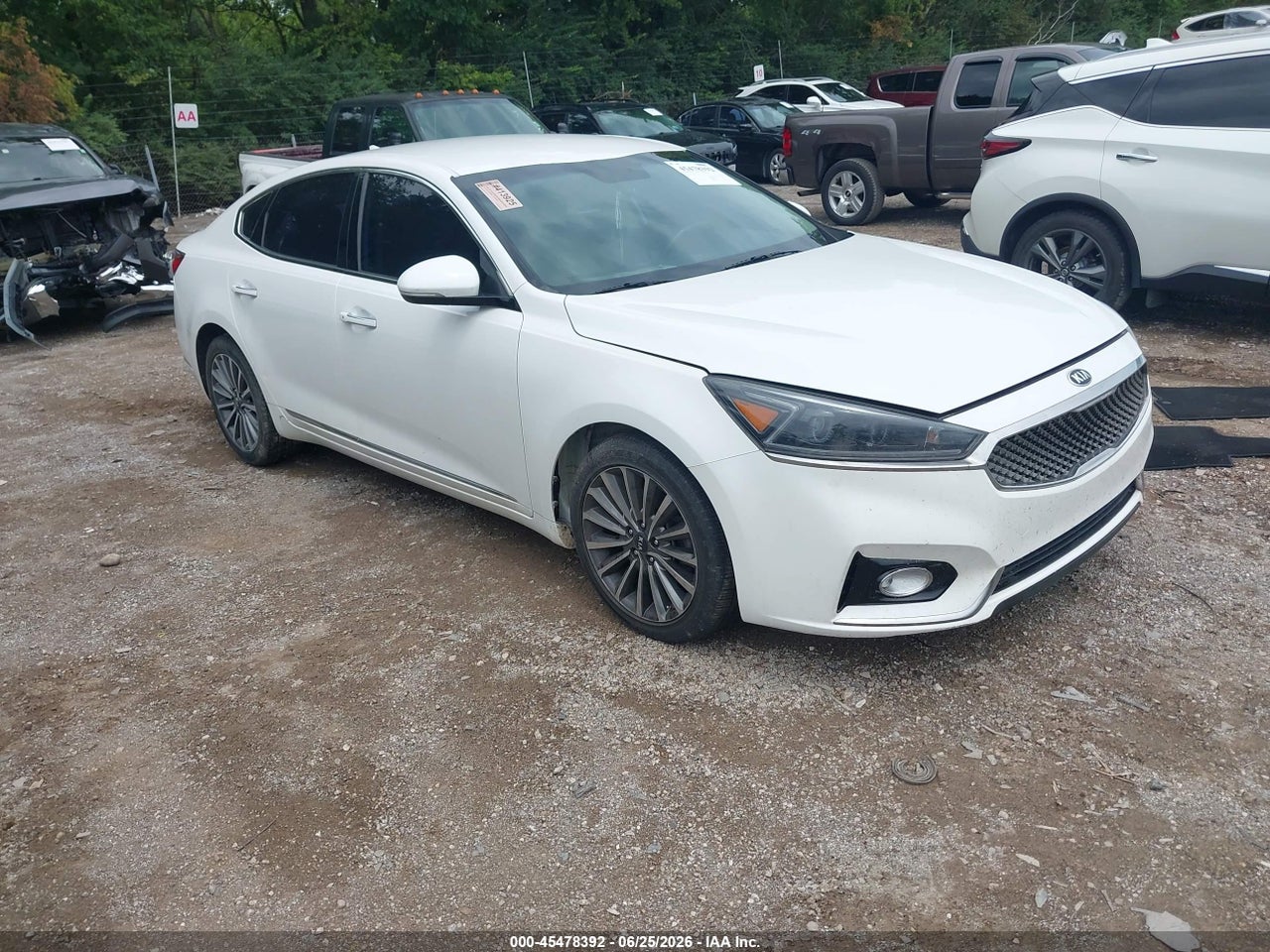 KNALC4J11H5****** · 2017 KIA CADENZA PREMIUM