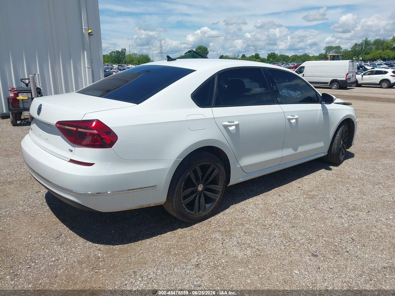 2019 VOLKSWAGEN PASSAT 2.0T WOLFSBURG EDITION · 4/11