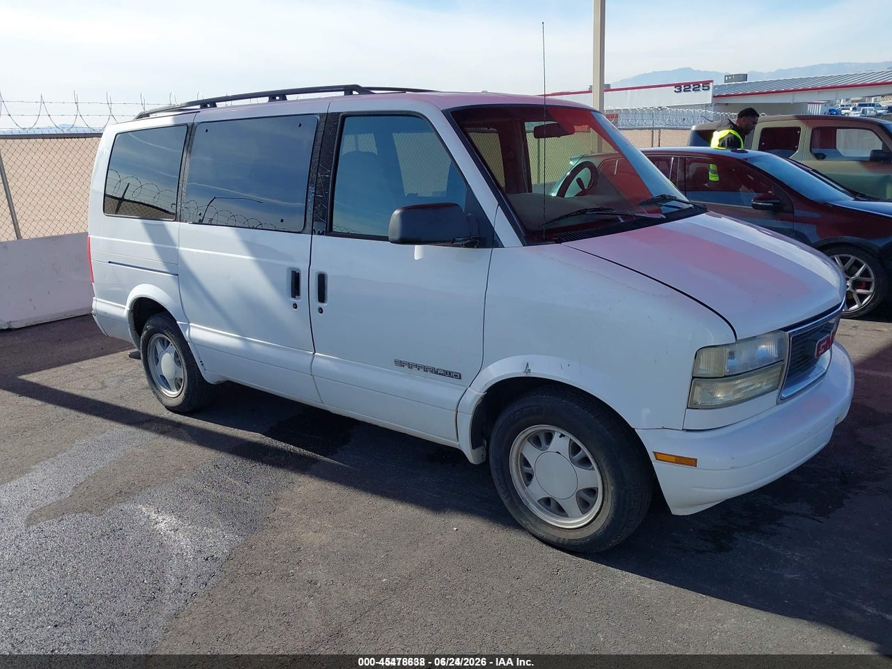 1GKEL19W1YB****** · 2000 GMC SAFARI SL
