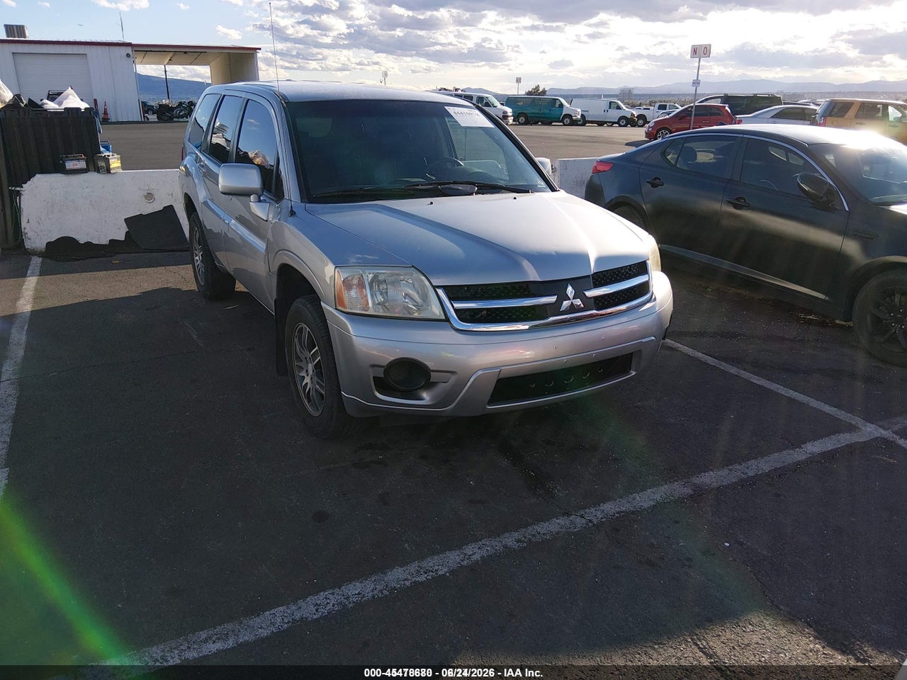 4A4MM31S98E****** · 2008 MITSUBISHI ENDEAVOR SE