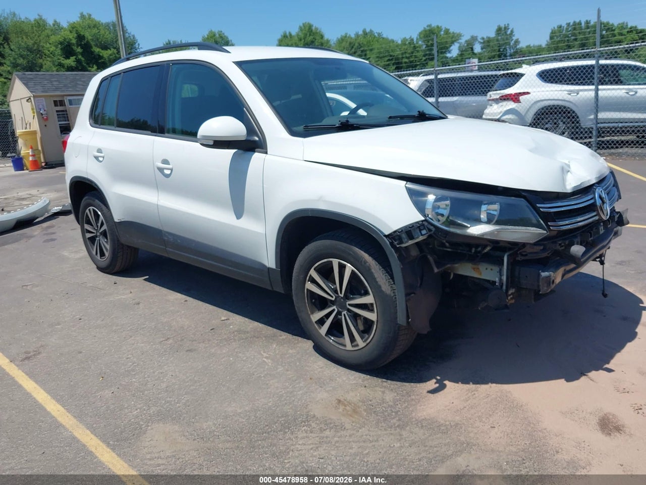 WVGBV7AX1FW****** · 2015 VOLKSWAGEN TIGUAN S
