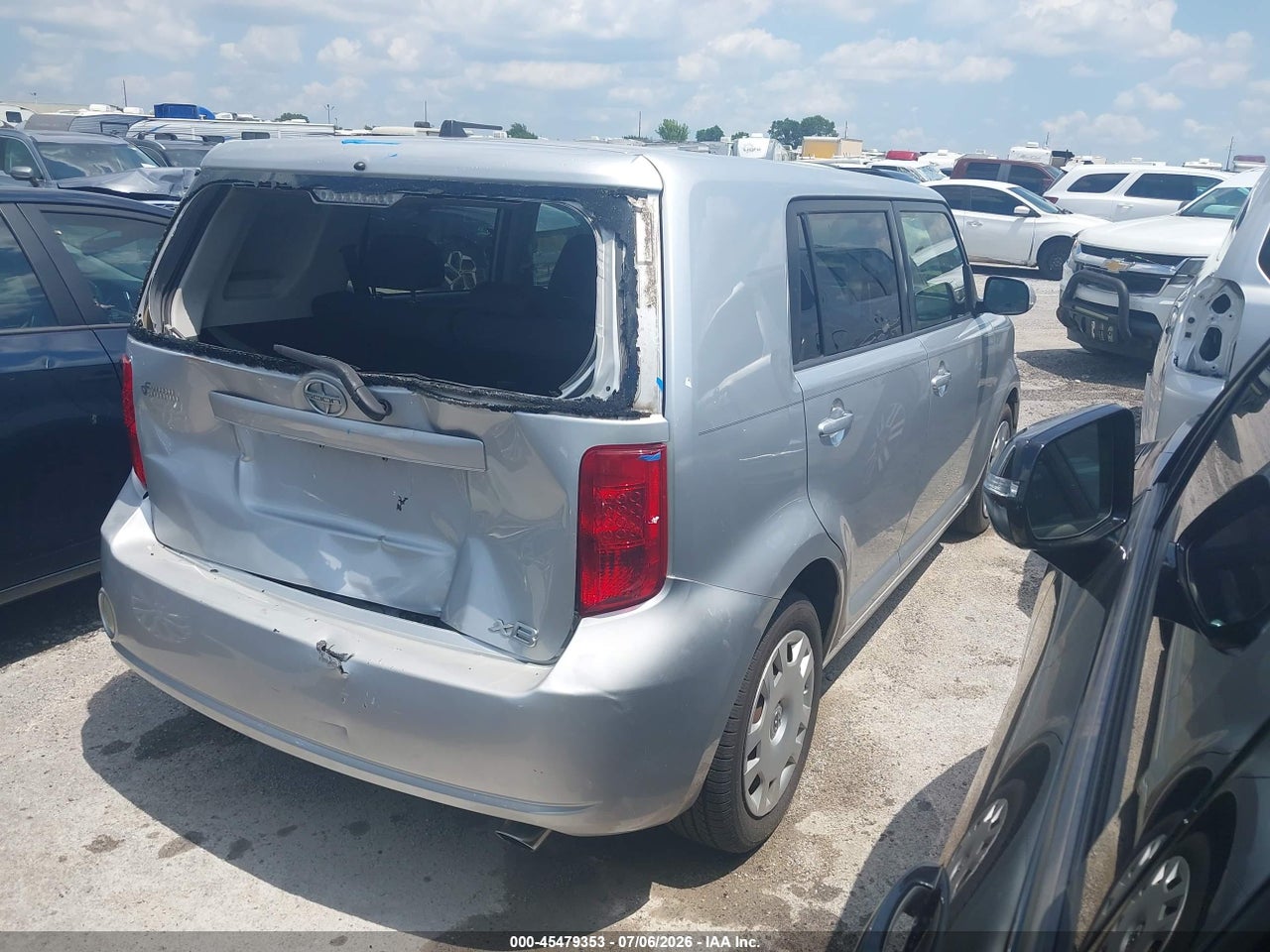 2010 SCION XB · 4/11