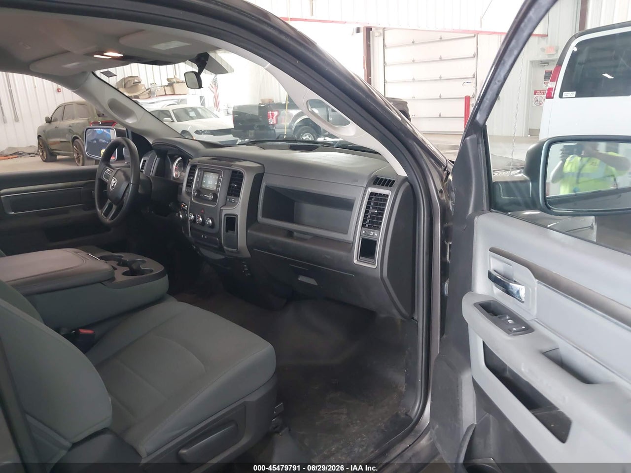 2017 RAM 1500 TRADESMAN  4X2 8' BOX · 5/11