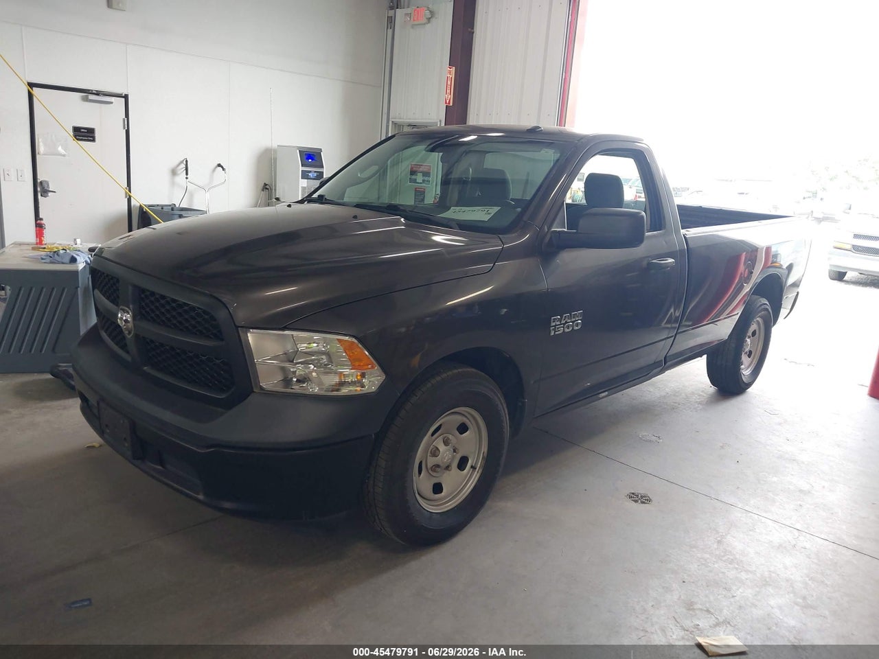 2017 RAM 1500 TRADESMAN  4X2 8' BOX · 2/11