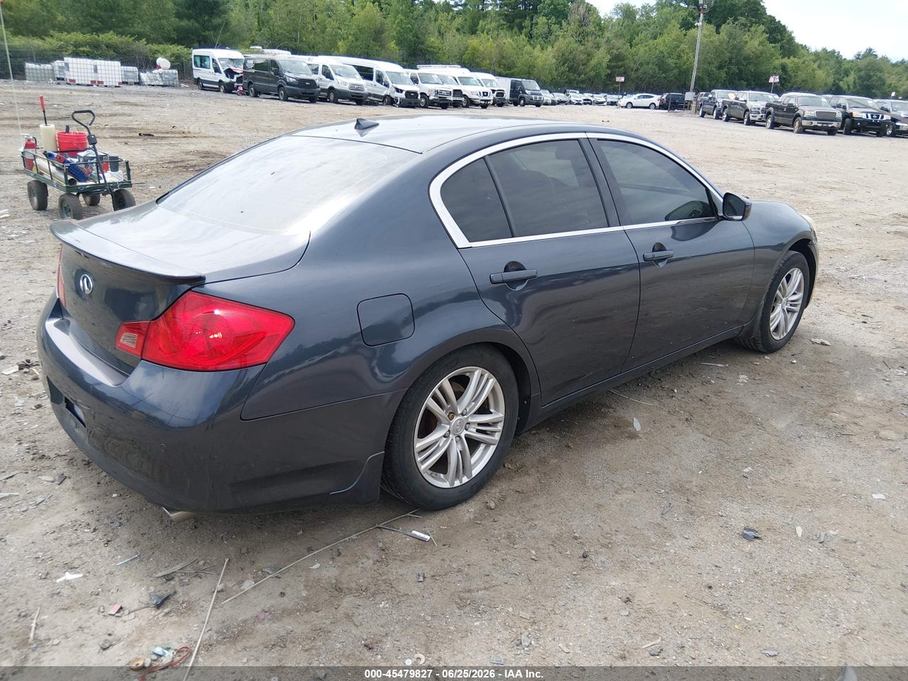2010 INFINITI G37X · 4/11