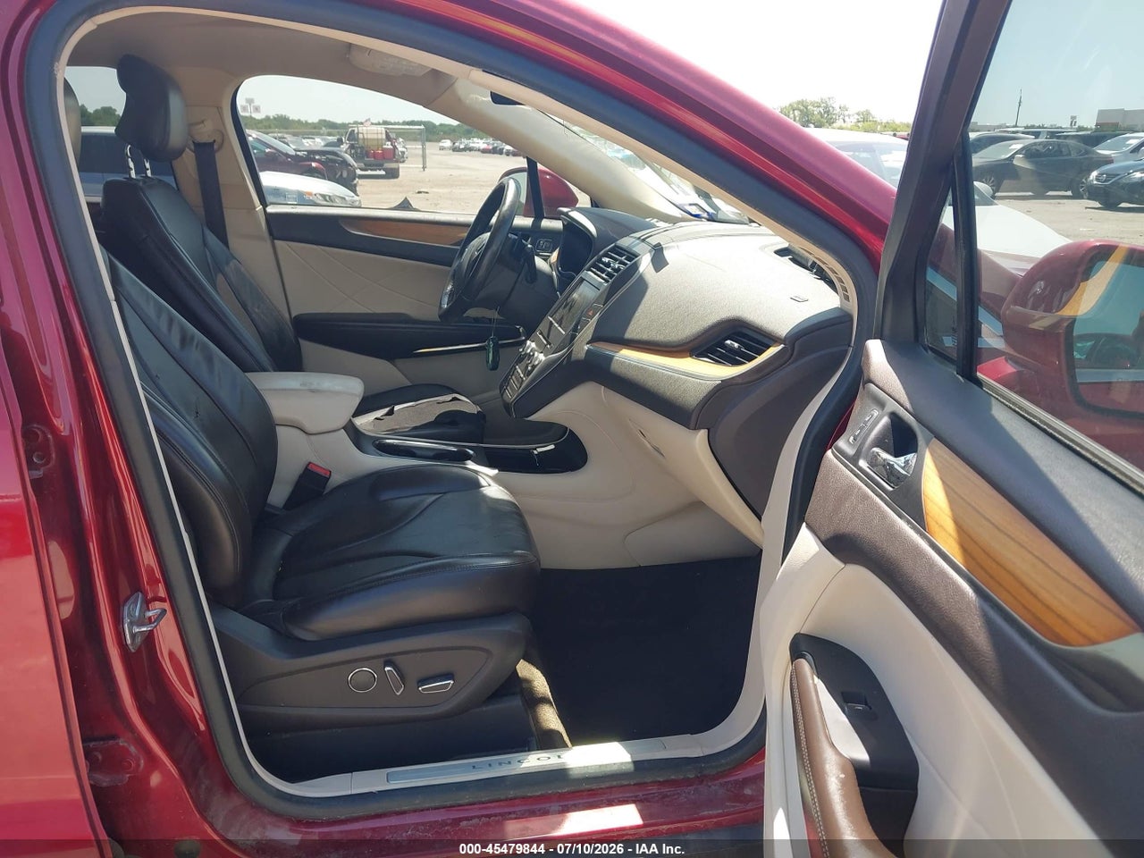 2015 LINCOLN MKC   · 5/11