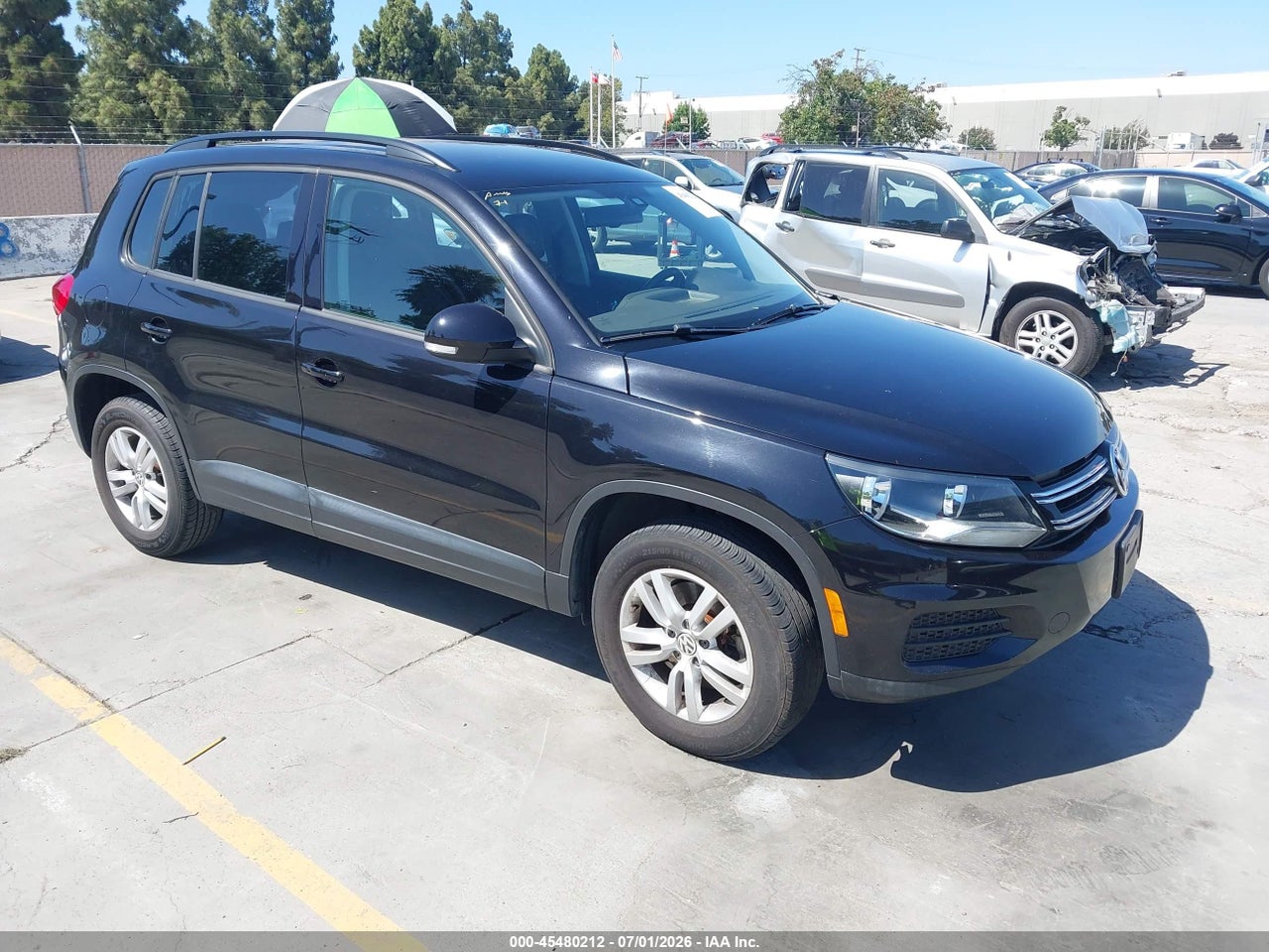 WVGAV7AX6GW****** · 2016 VOLKSWAGEN TIGUAN S