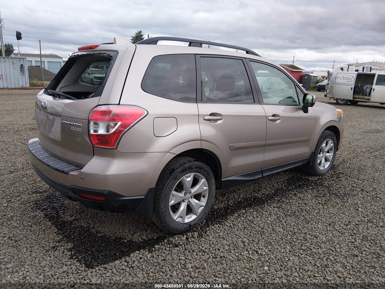 2016 SUBARU FORESTER 2.5I PREMIUM · 4/11