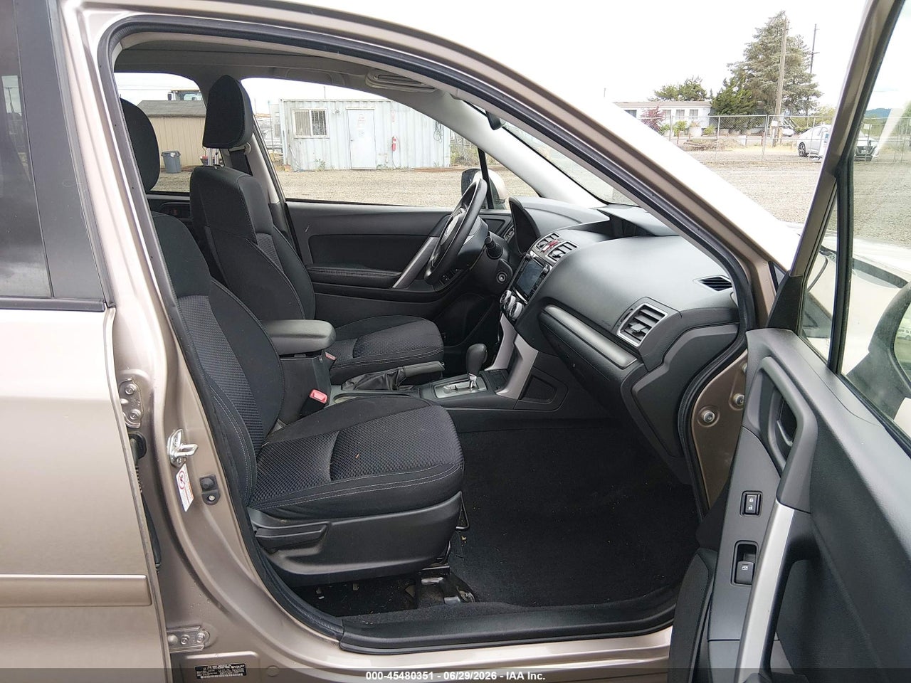 2016 SUBARU FORESTER 2.5I PREMIUM · 5/11