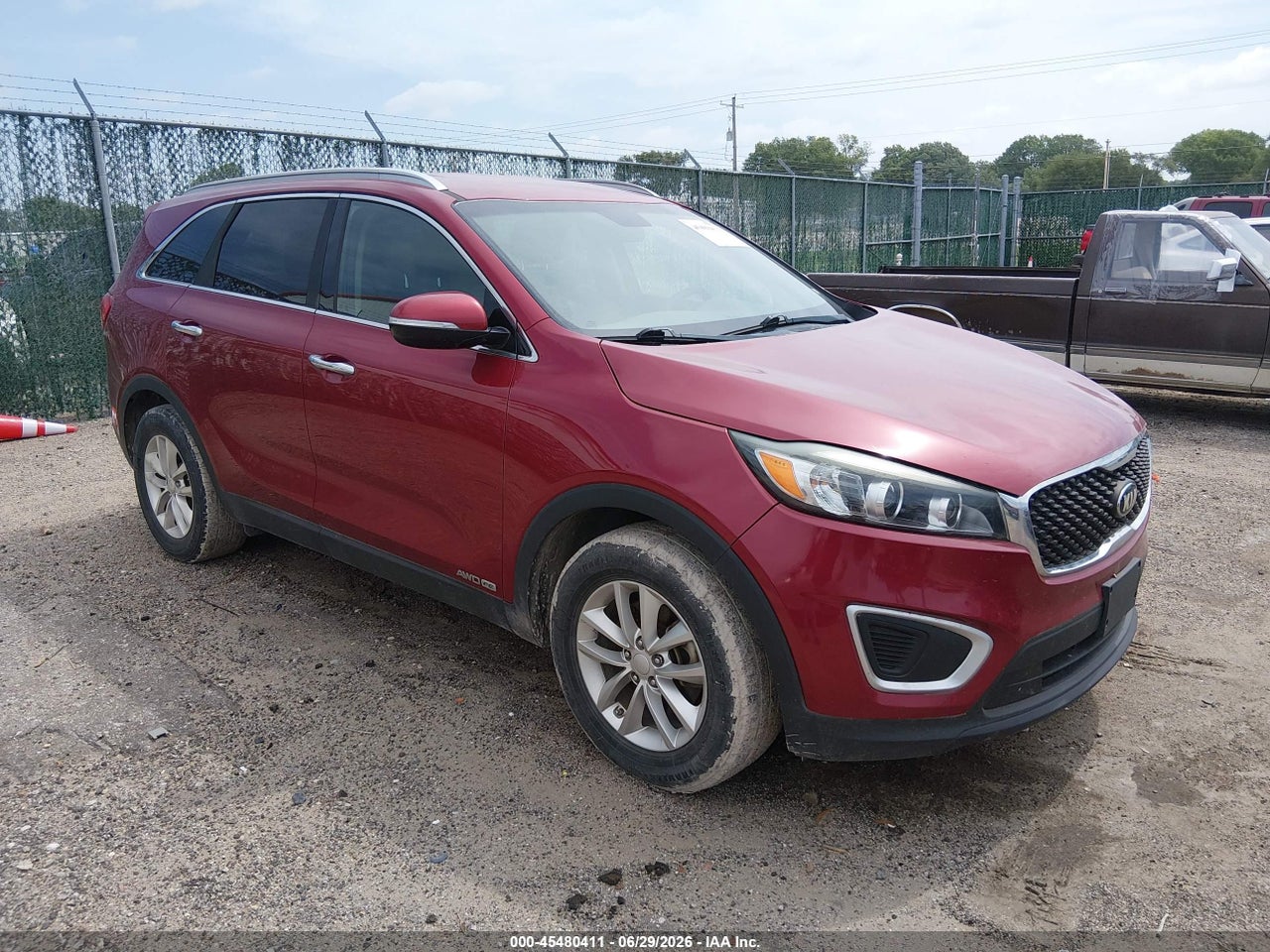5XYPGDA5XGG****** · 2016 KIA SORENTO 3.3L LX