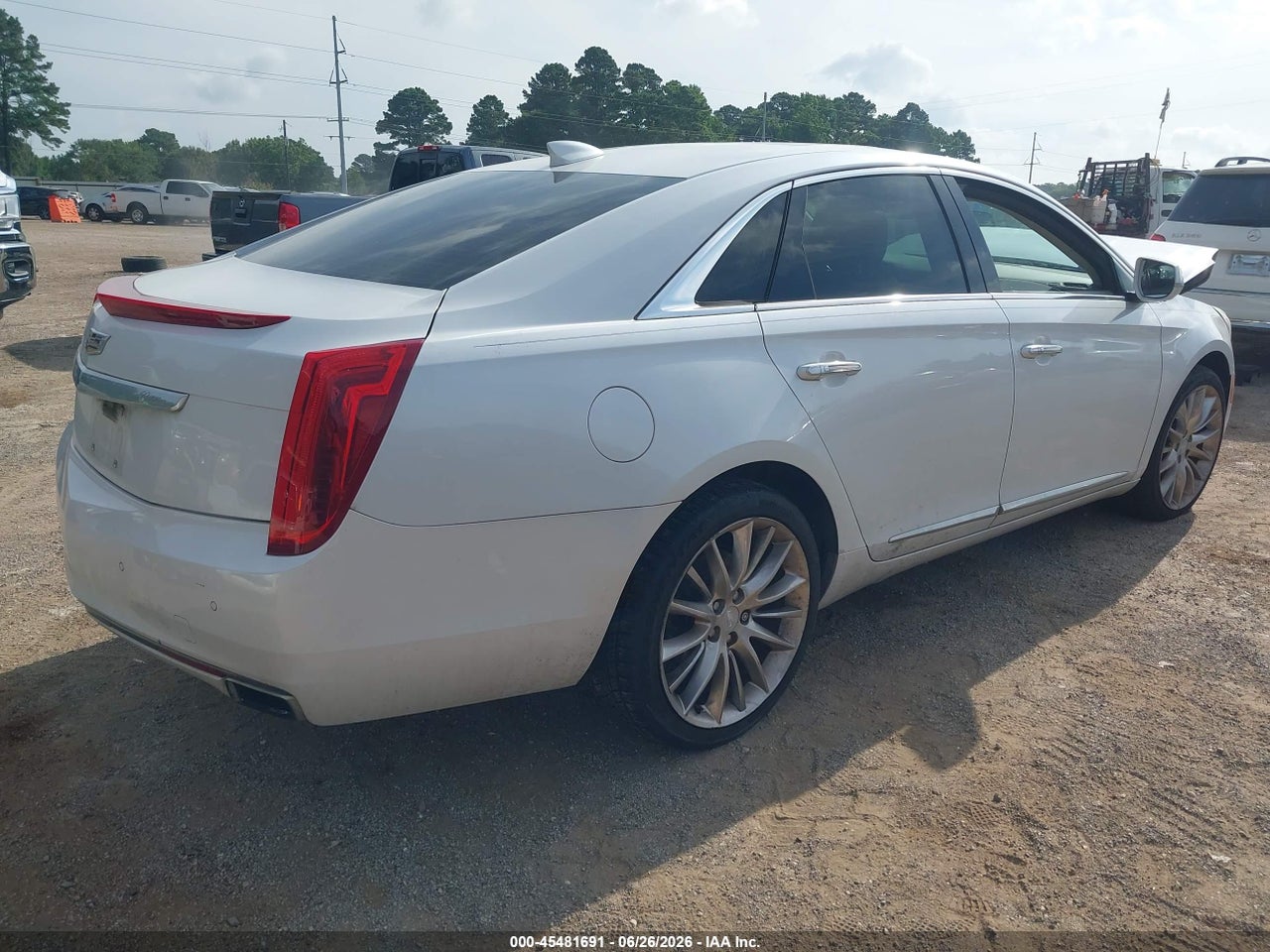2016 CADILLAC XTS PLATINUM · 4/11