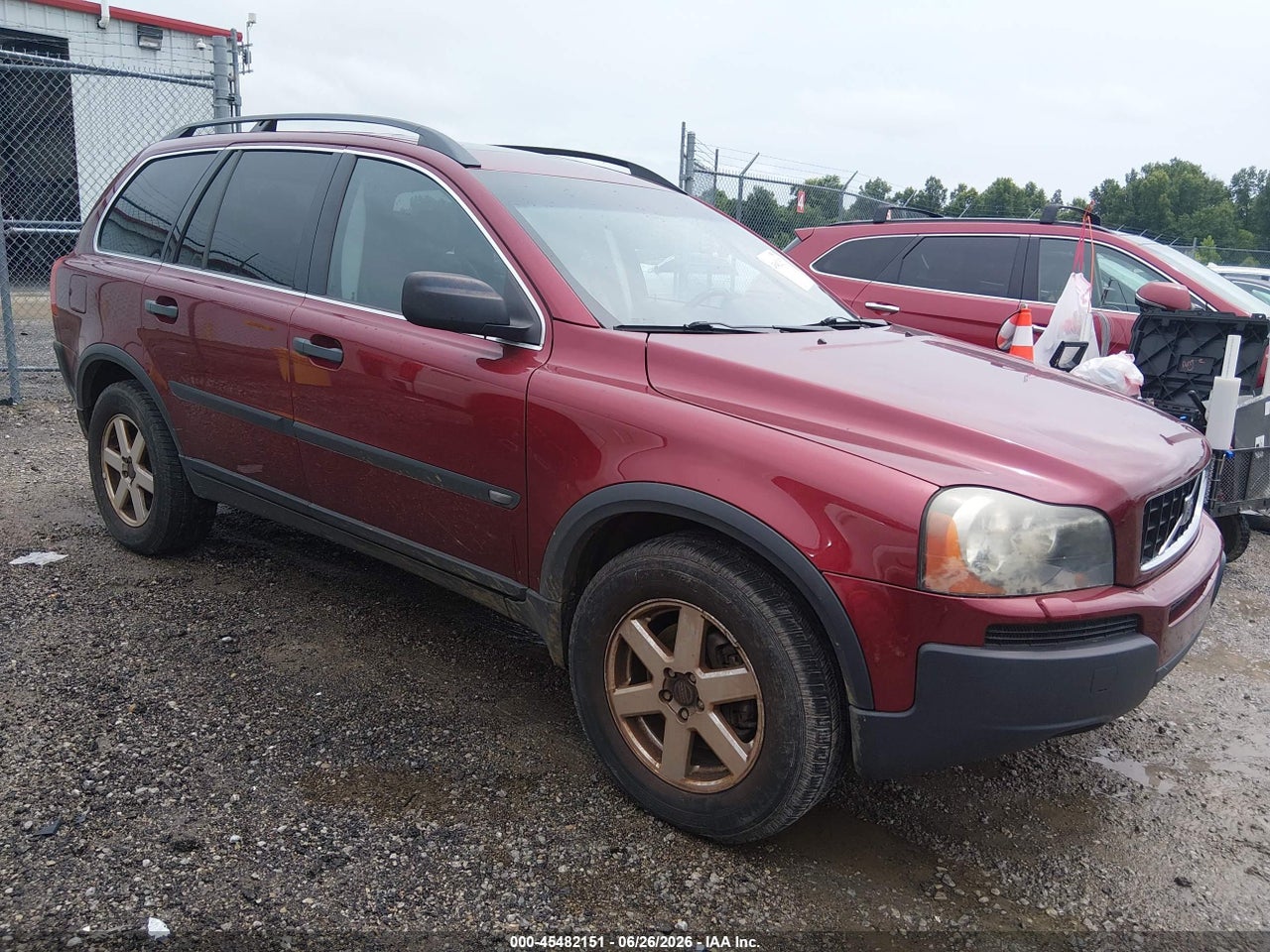 YV1CZ59H641****** · 2004 VOLVO XC90 2.5T AWD