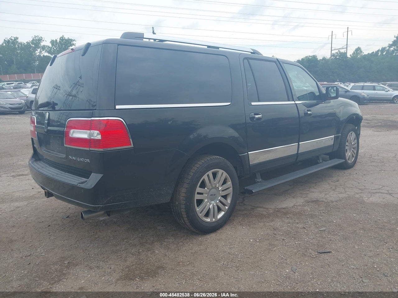 2013 LINCOLN NAVIGATOR L · 4/11