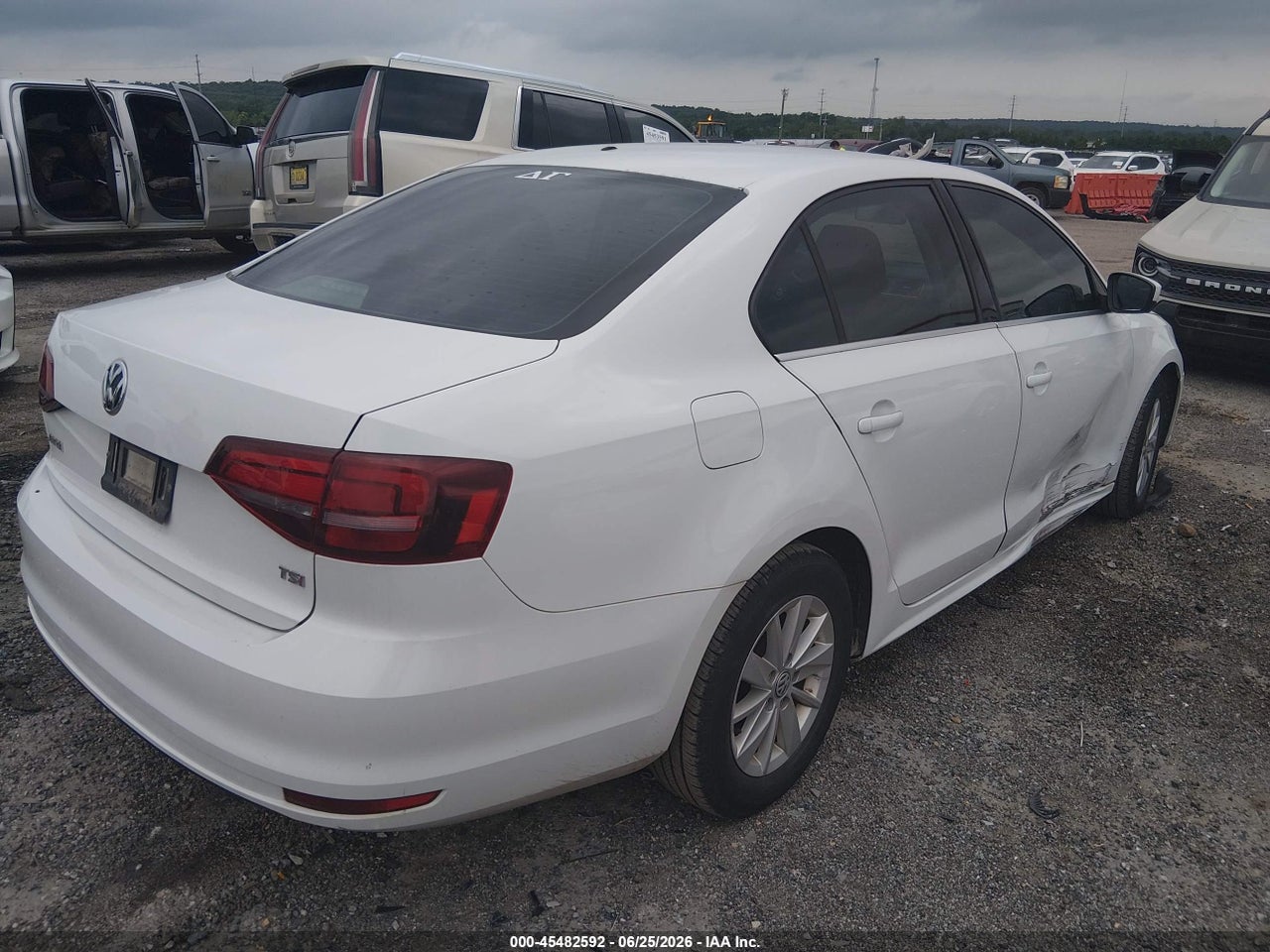 2017 VOLKSWAGEN JETTA 1.4T S · 4/11