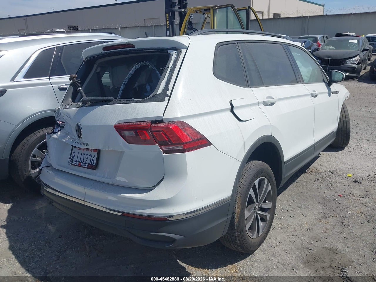 2023 VOLKSWAGEN TIGUAN 2.0T S · 4/10