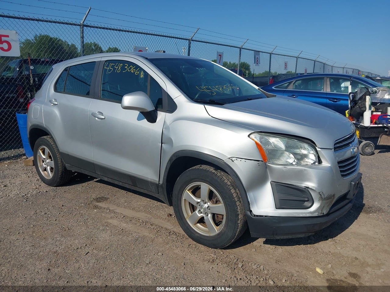 3GNCJNSB9GL****** · 2016 CHEVROLET TRAX LS