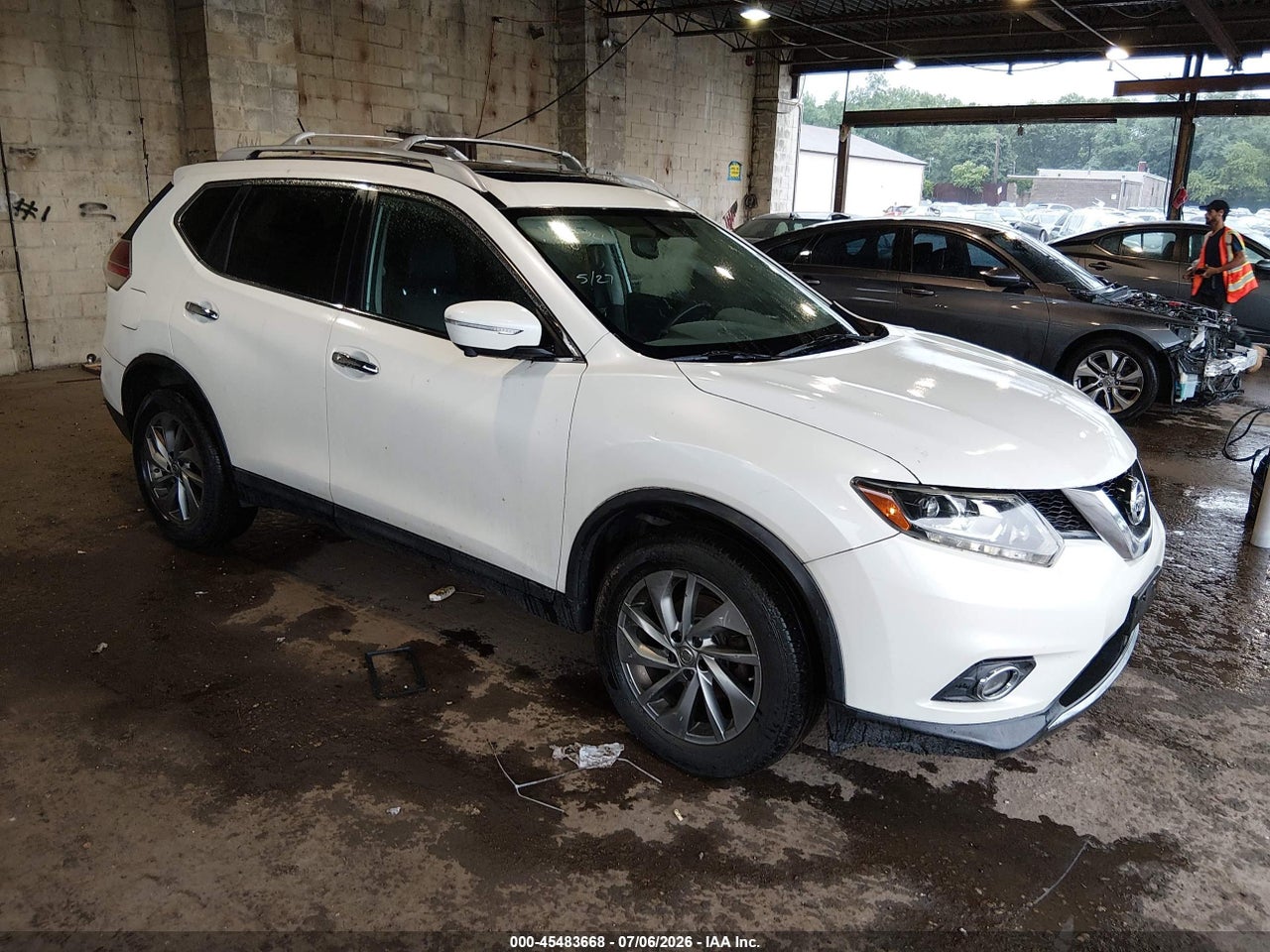 5N1AT2MV0FC****** · 2015 NISSAN ROGUE SL