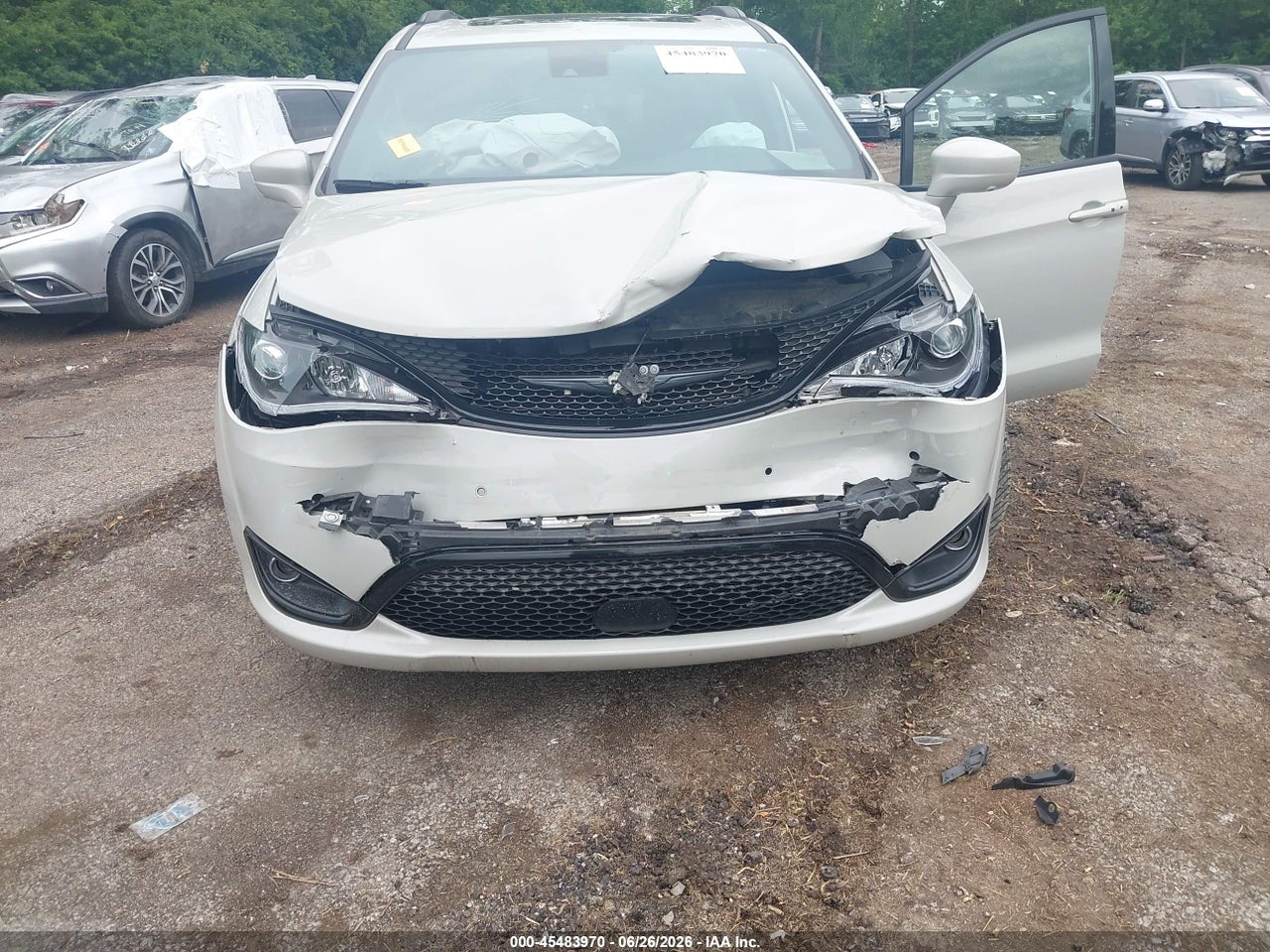 2020 CHRYSLER PACIFICA AWD LAUNCH EDITION · 6/10