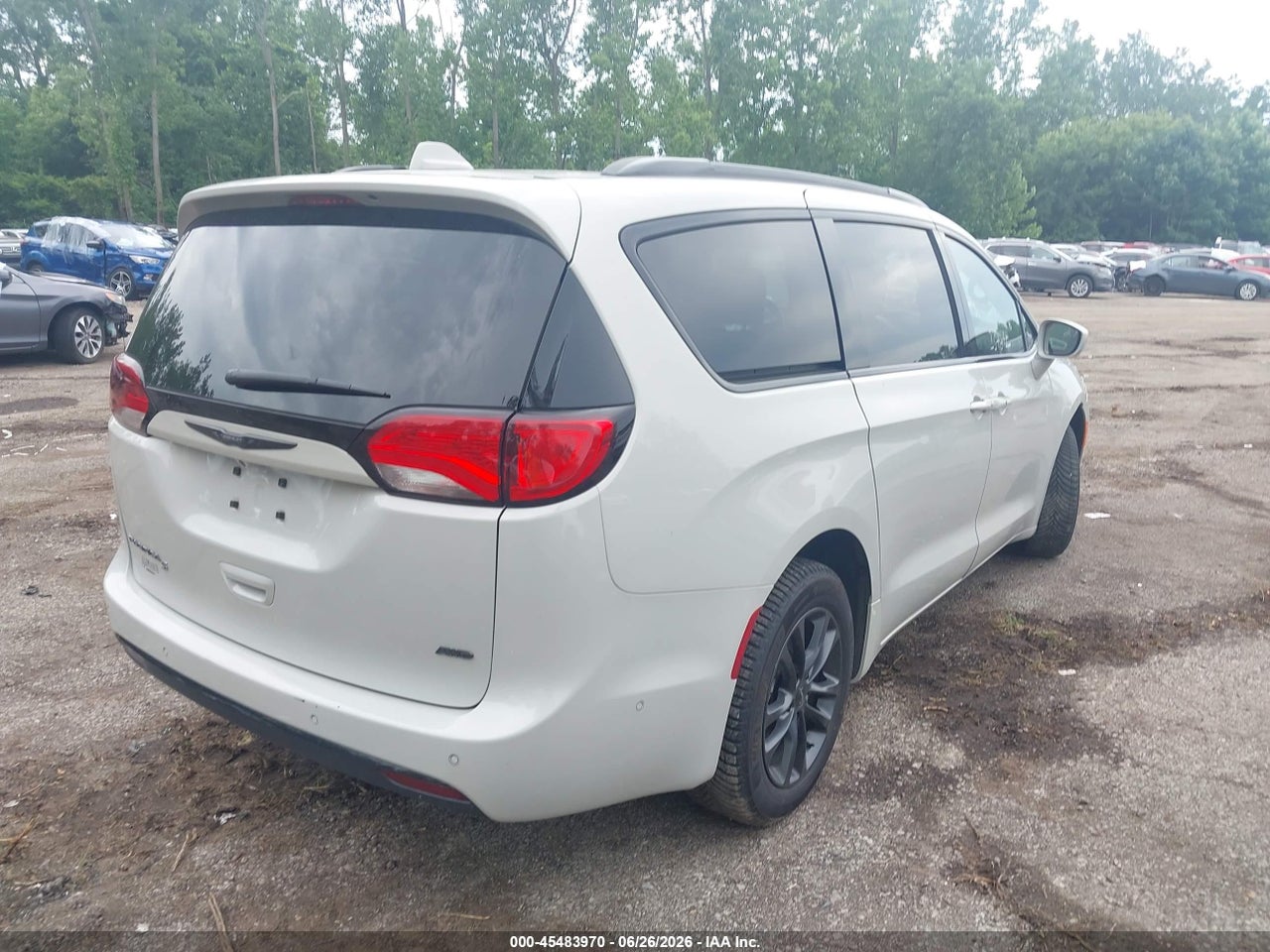 2020 CHRYSLER PACIFICA AWD LAUNCH EDITION · 4/10