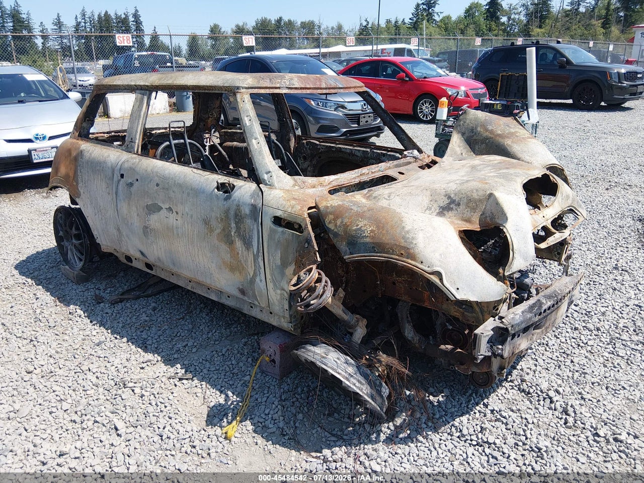 WMWRE33435T****** · 2005 MINI COOPER S