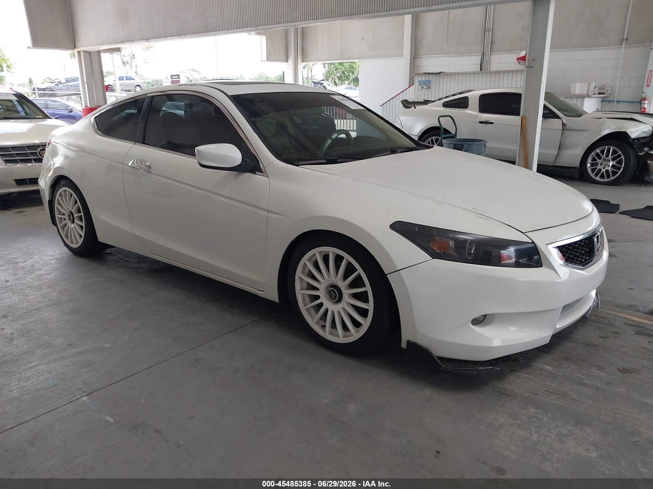 1HGCS228X8A****** · 2008 HONDA ACCORD 3.5 EX-L