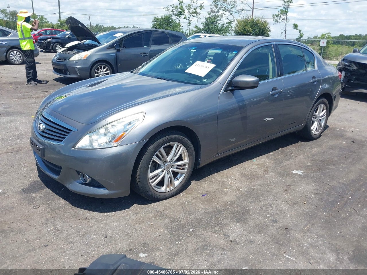 2012 INFINITI G37X   · 2/11