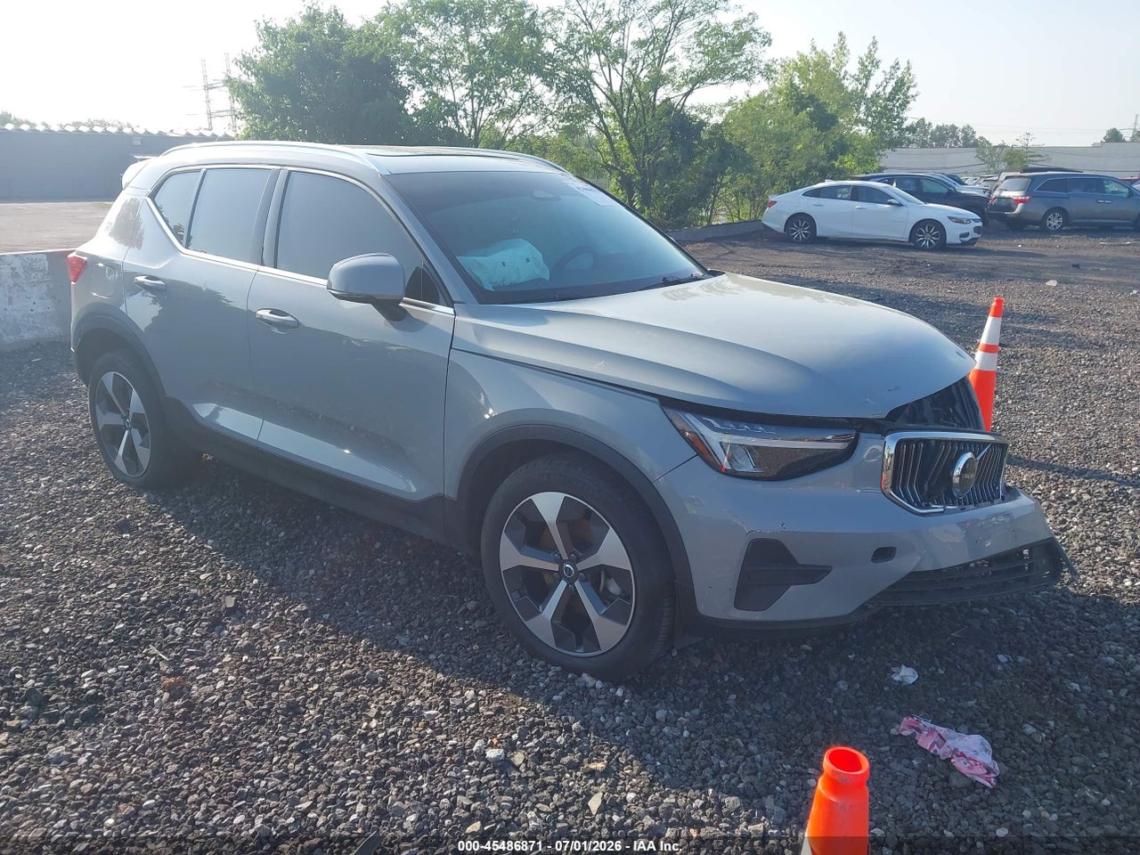 YV4L12UJXS2****** · 2025 VOLVO XC40 B5 CORE BRIGHT THEME