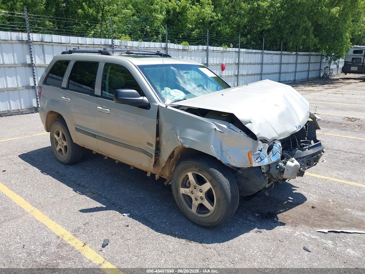 1J8HR48P37C****** · 2007 JEEP GRAND CHEROKEE LAREDO