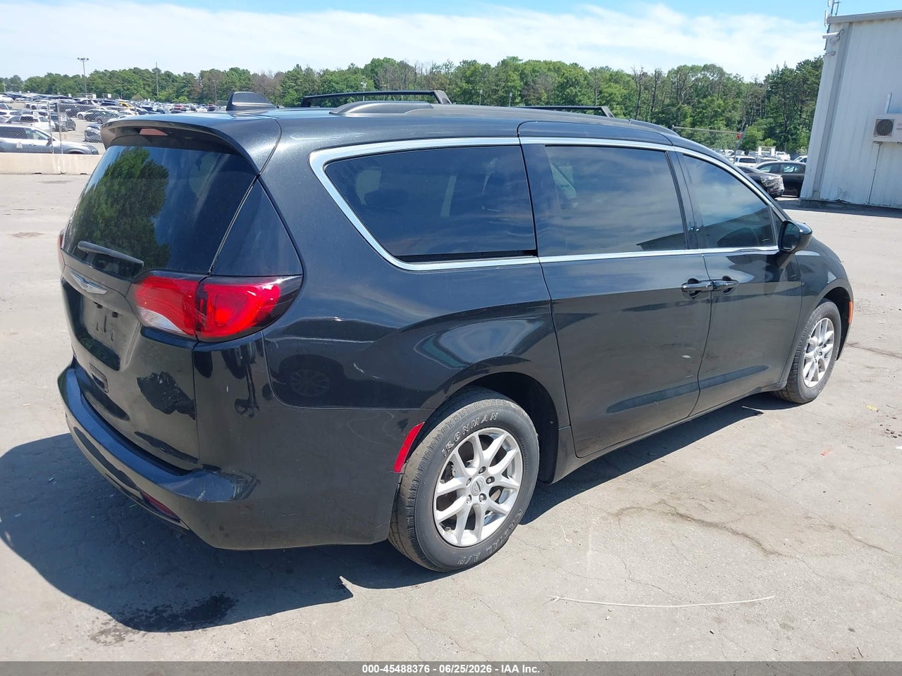 2021 CHRYSLER VOYAGER LXI · 4/11