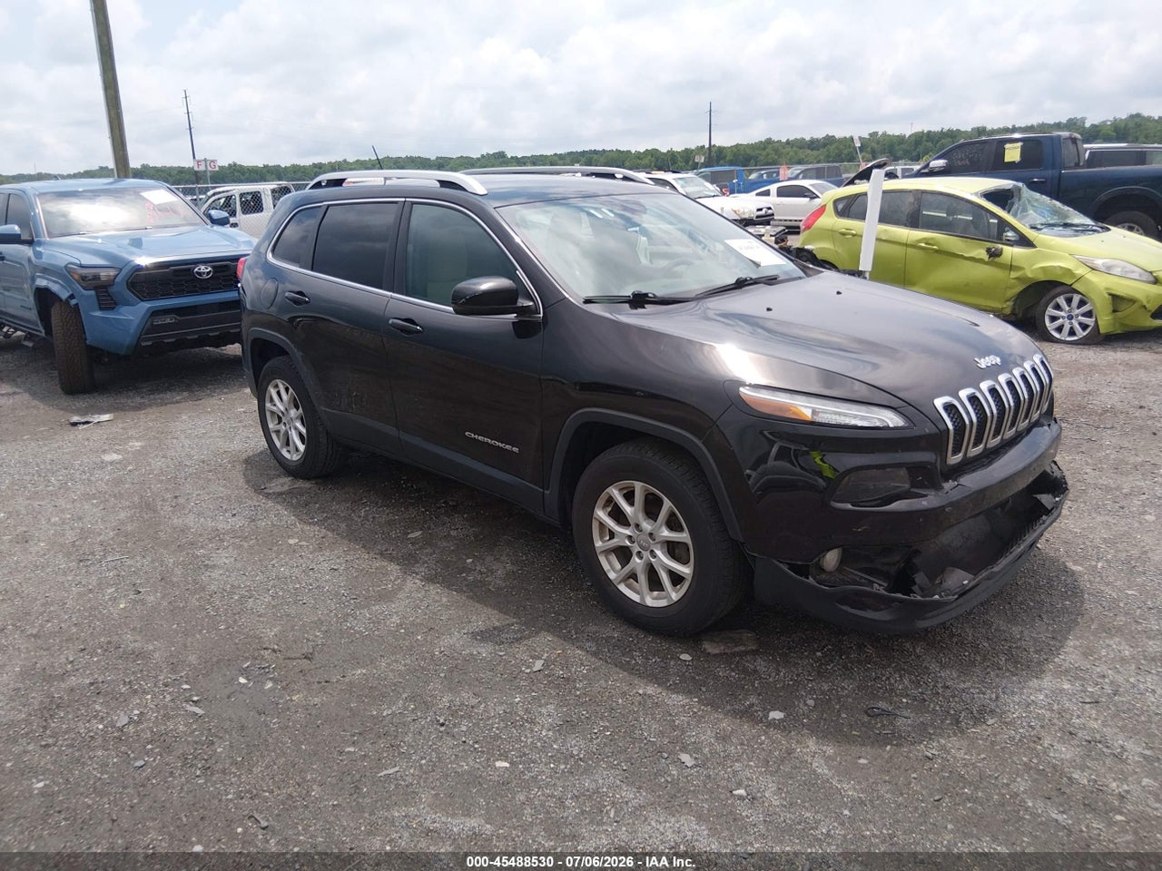 1C4PJMCS7HW****** · 2017 JEEP CHEROKEE LATITUDE