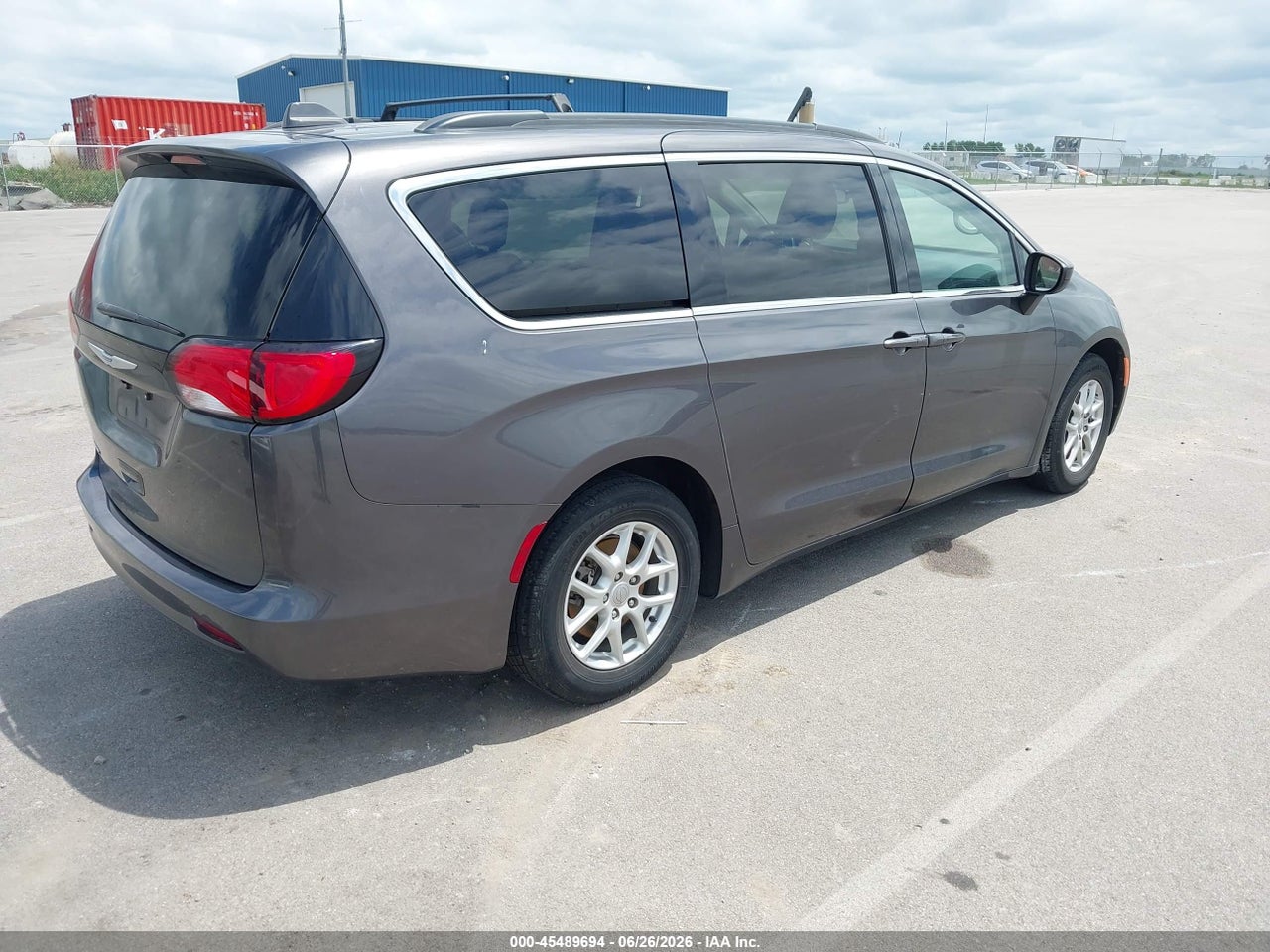 2020 CHRYSLER VOYAGER LXI · 4/11