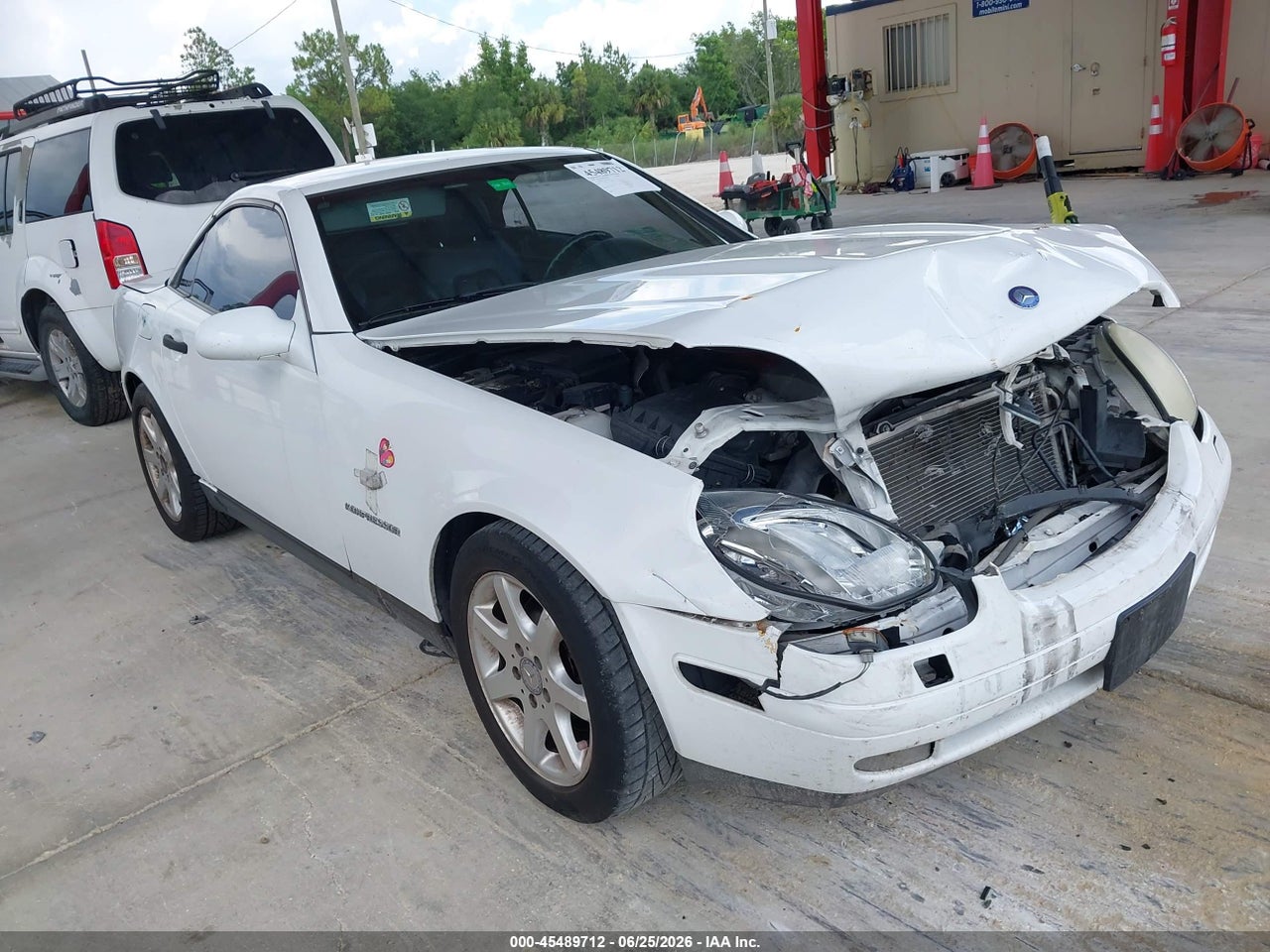 WDBKK47F1XF****** · 1999 MERCEDES-BENZ SLK 230 KOMPRESSOR