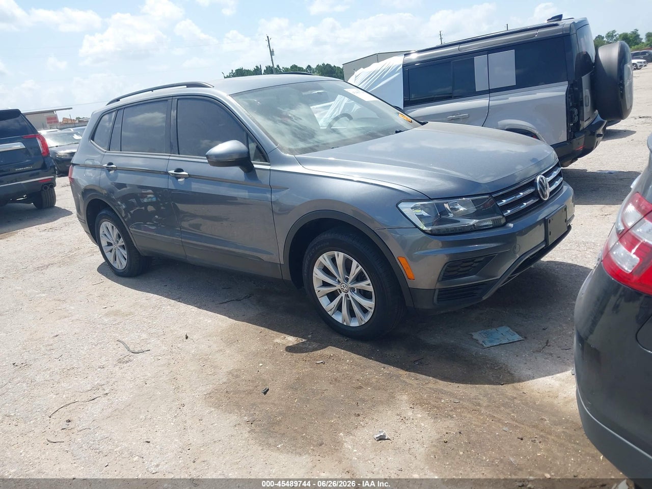 3VV1B7AX2LM****** · 2020 VOLKSWAGEN TIGUAN 2.0T S
