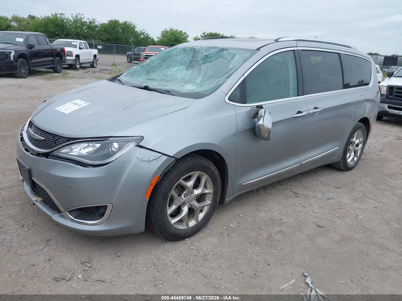 2017 CHRYSLER PACIFICA LIMITED · 2/11