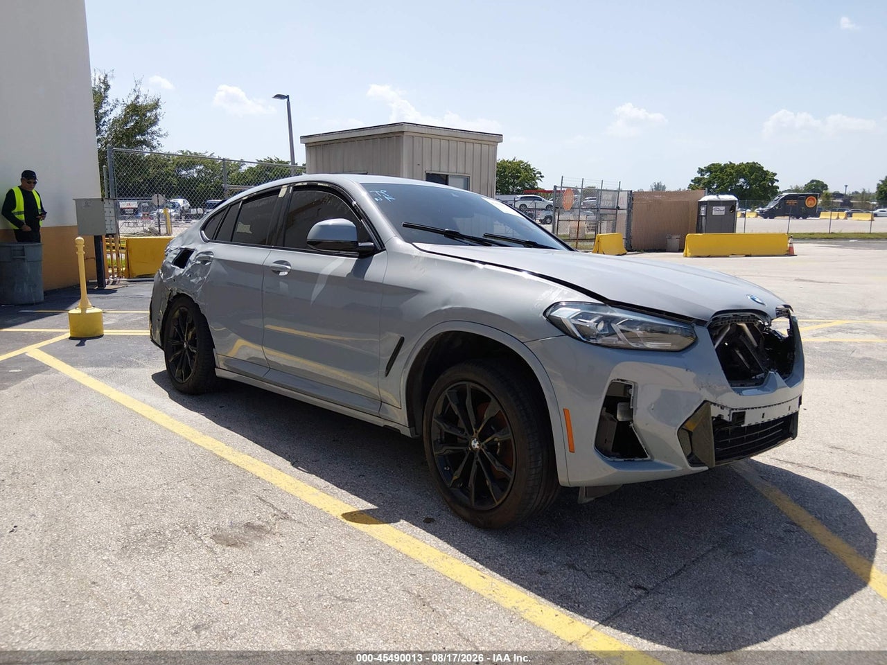 5UX33DT01R9****** · 2024 BMW X4 XDRIVE30I
