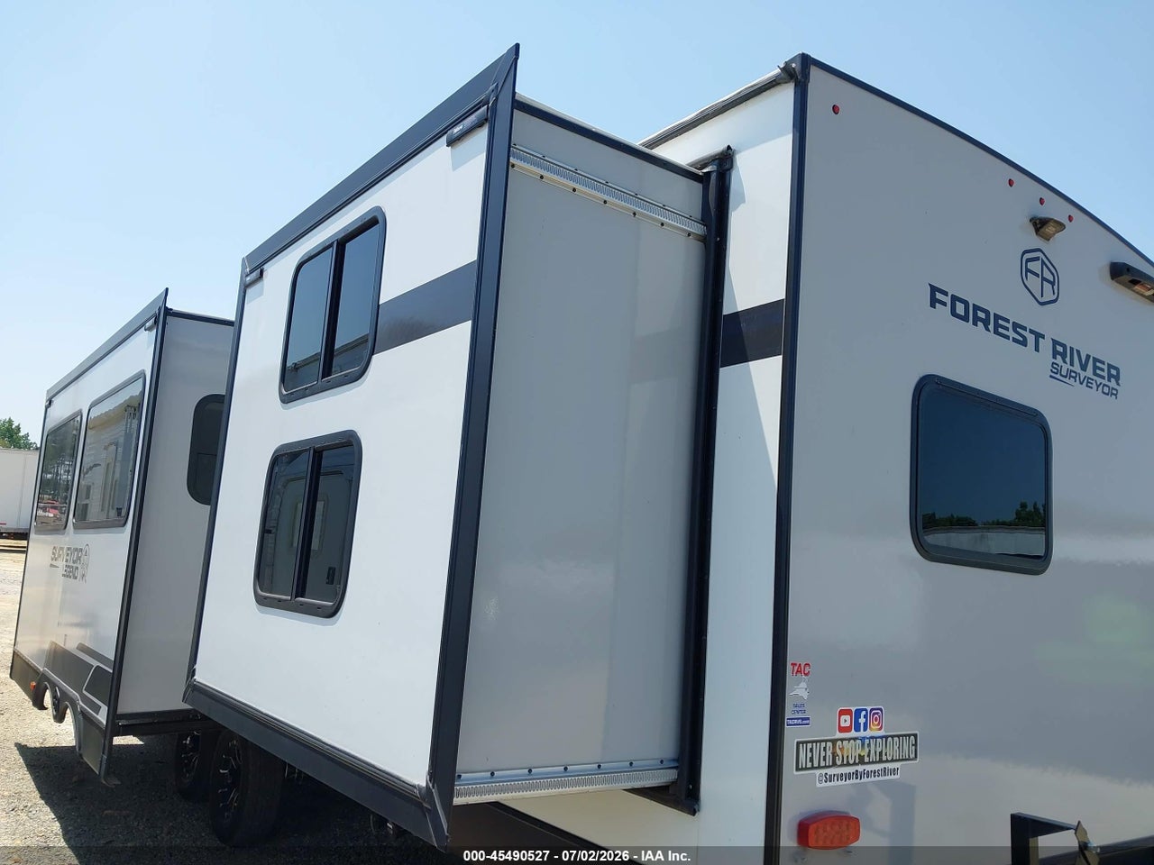 2025 FOREST RIVER SURVEYOR   · 3/11