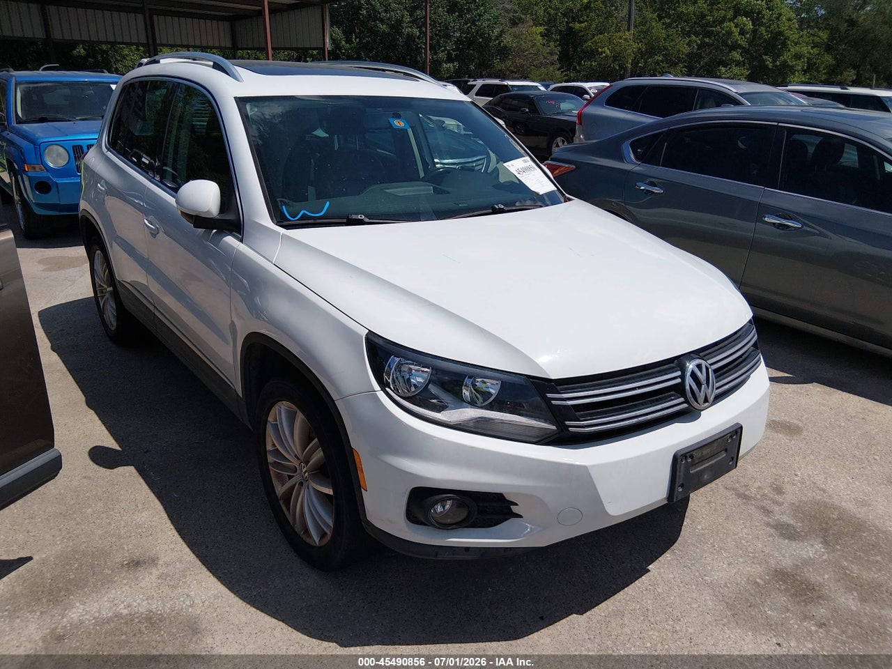 WVGAV7AX3FW****** · 2015 VOLKSWAGEN TIGUAN SE