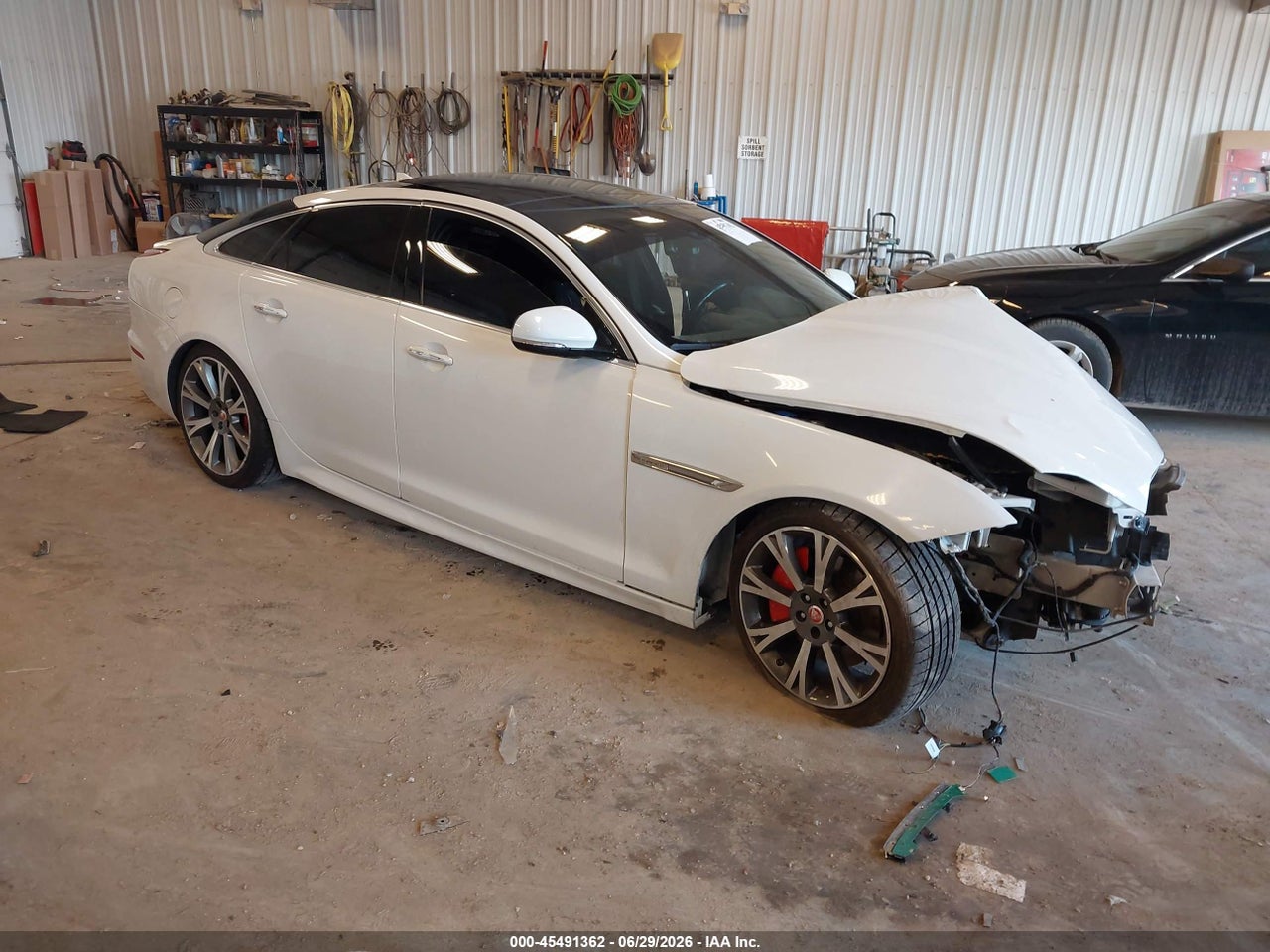 SAJWJ1CD4F8****** · 2015 JAGUAR XJ