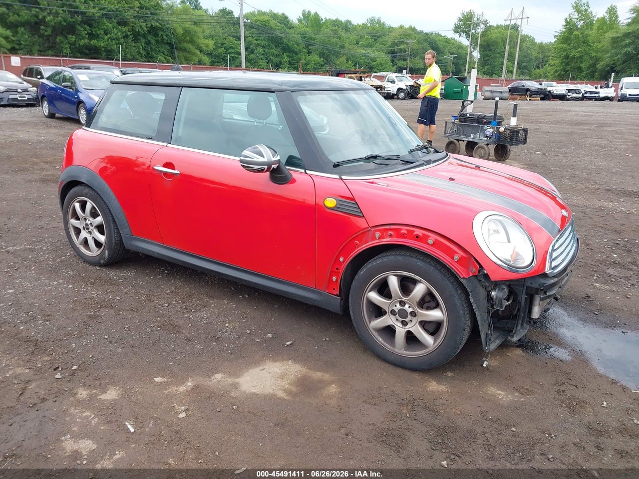 WMWMF33588T****** · 2008 MINI COOPER HARDTOP